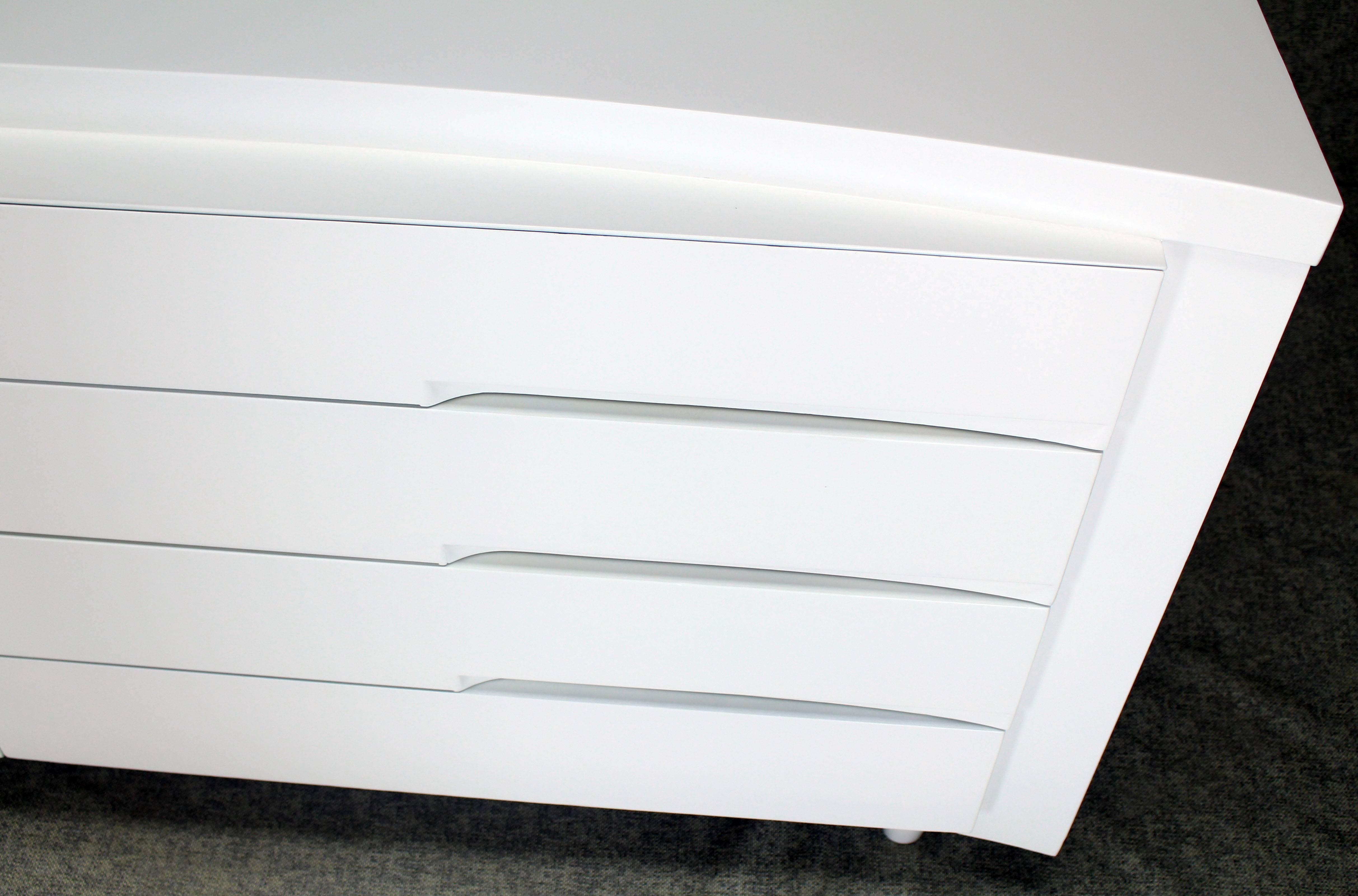 American White Lacquer Eight Drawers Long Dresser Credenza Concave Front