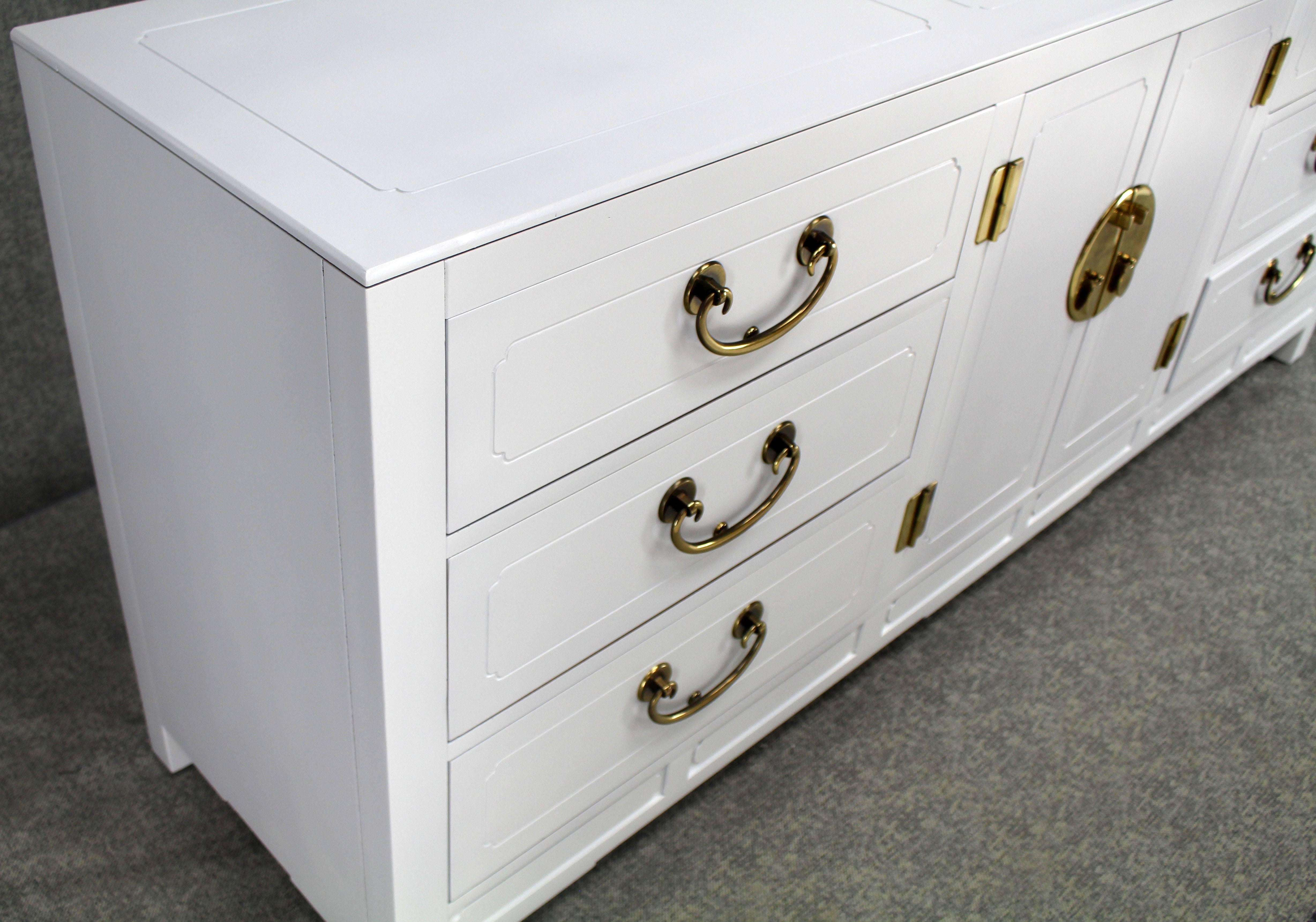 Lacquered Lacquer Brass Hardware Mid-Century Modern Long Credenza Dresser Nine Drawers For Sale