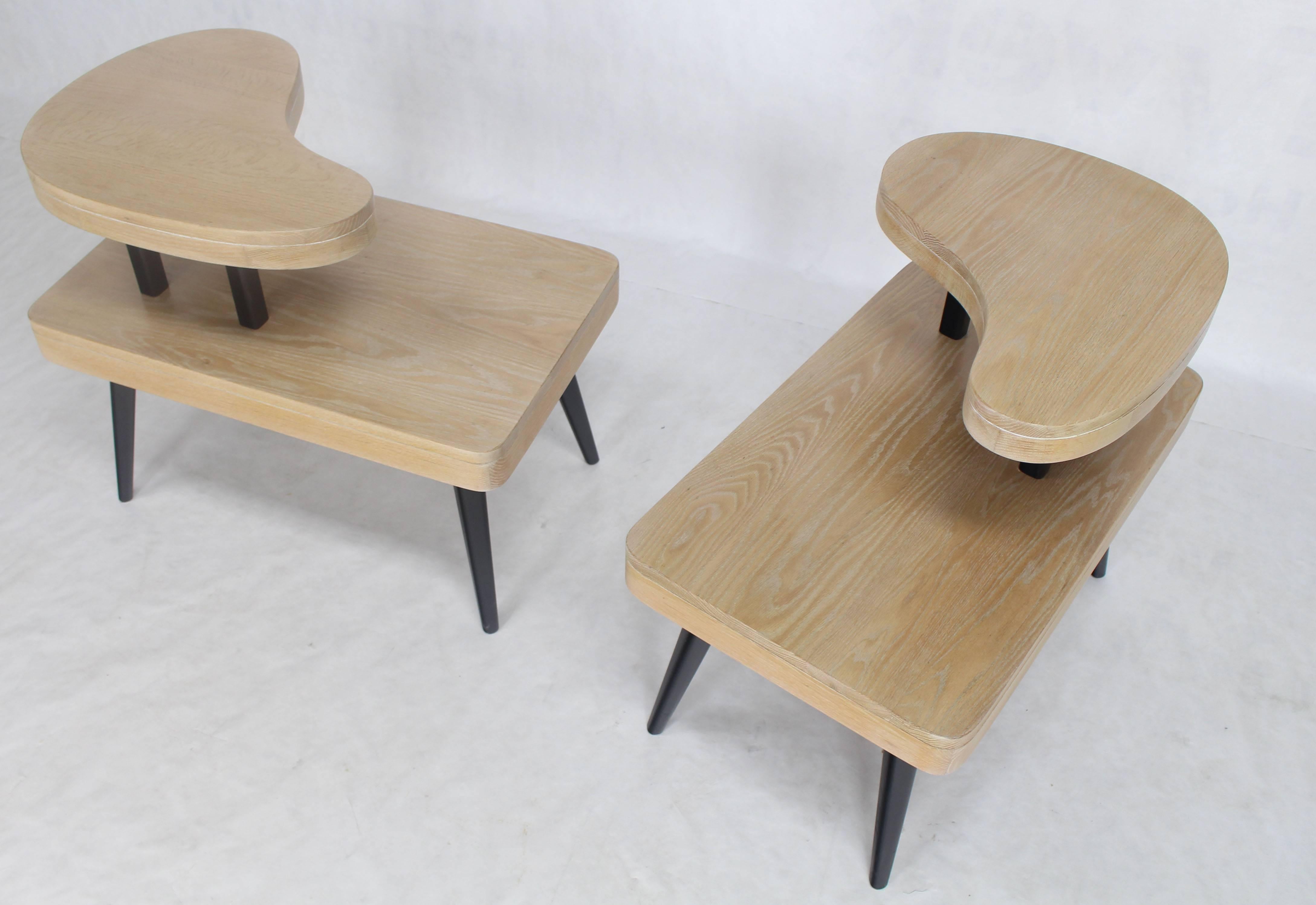Oak Cerused Two-Tier Mid-Century Modern Organic Two-Tone End Tables Stands, Pair en vente 2