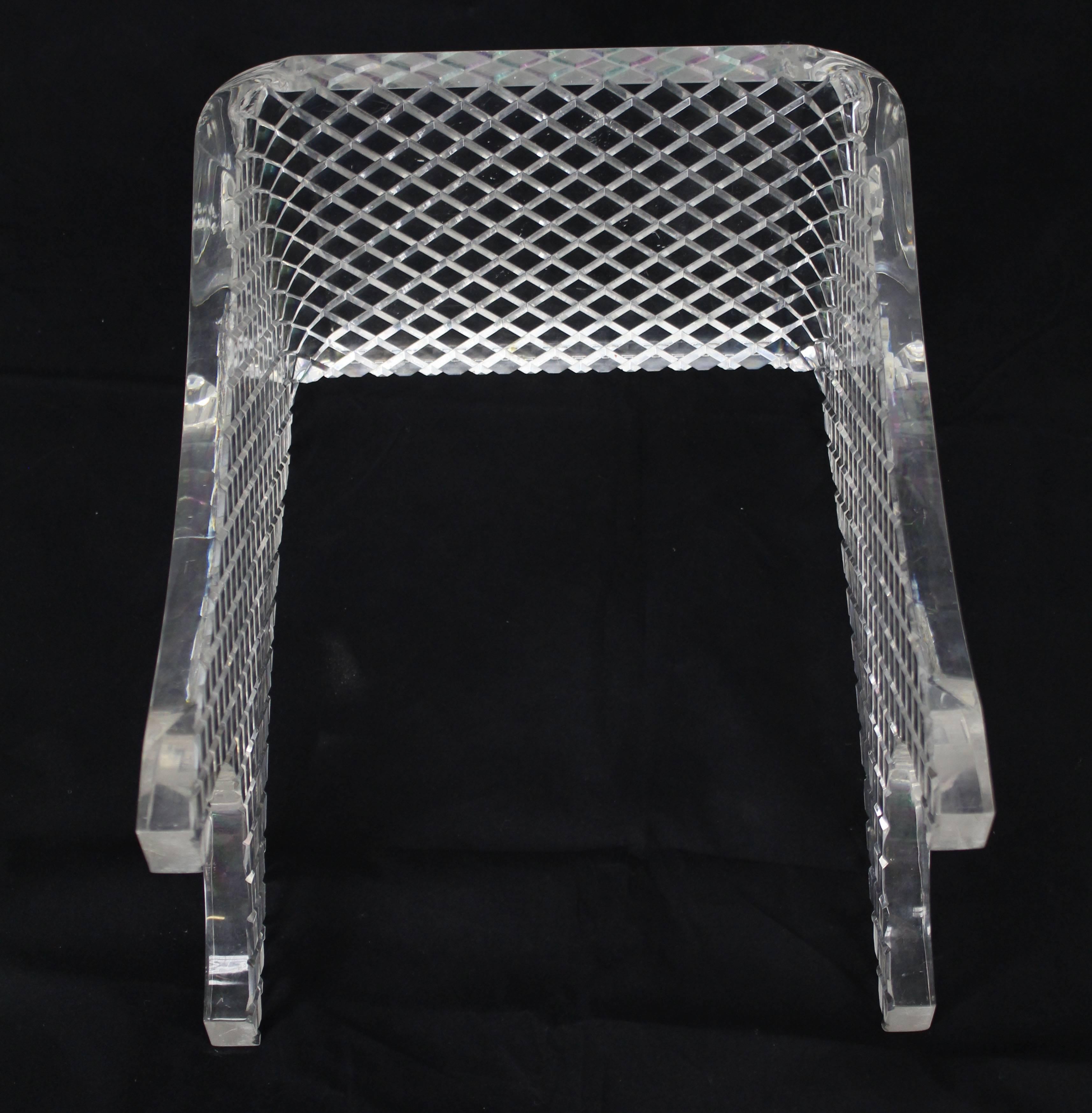Diamond Cut Bent Lucite Piano Bench Stool In Excellent Condition For Sale In Rockaway, NJ