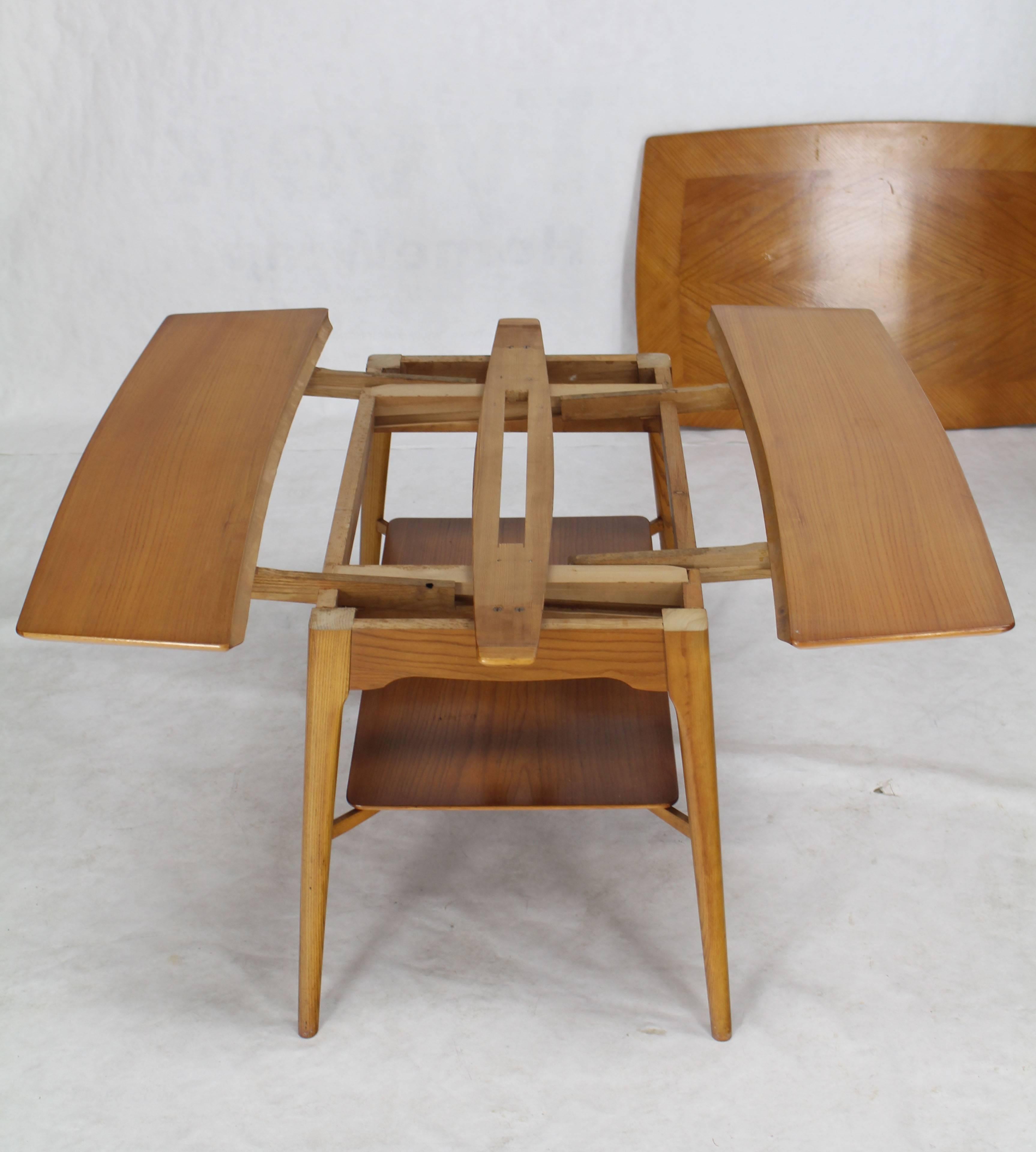 Mid-Century Modern Table d'appoint réfectoire extensible en bois blond suédois Childs Dining en vente