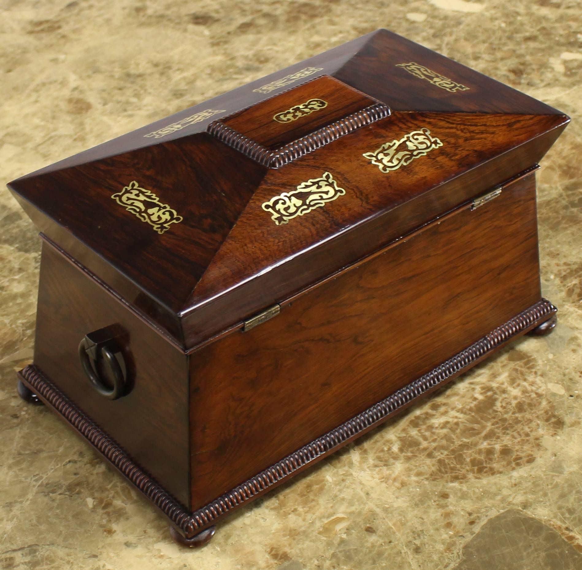 19th Century Rosewood Tea Caddy Pyramid Shape Top Lid For Sale 3