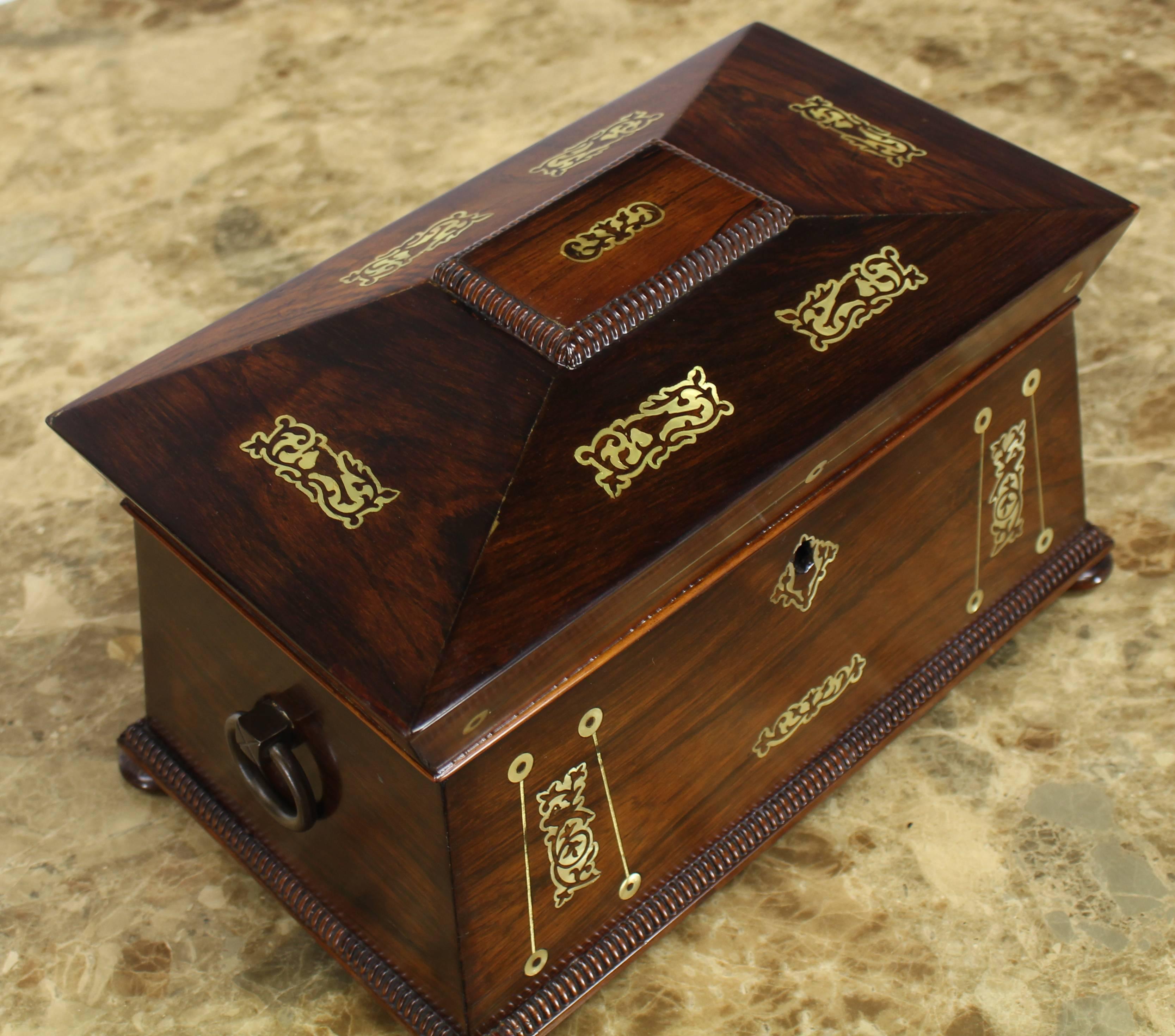 Regency 19th Century Rosewood Tea Caddy Pyramid Shape Top Lid For Sale