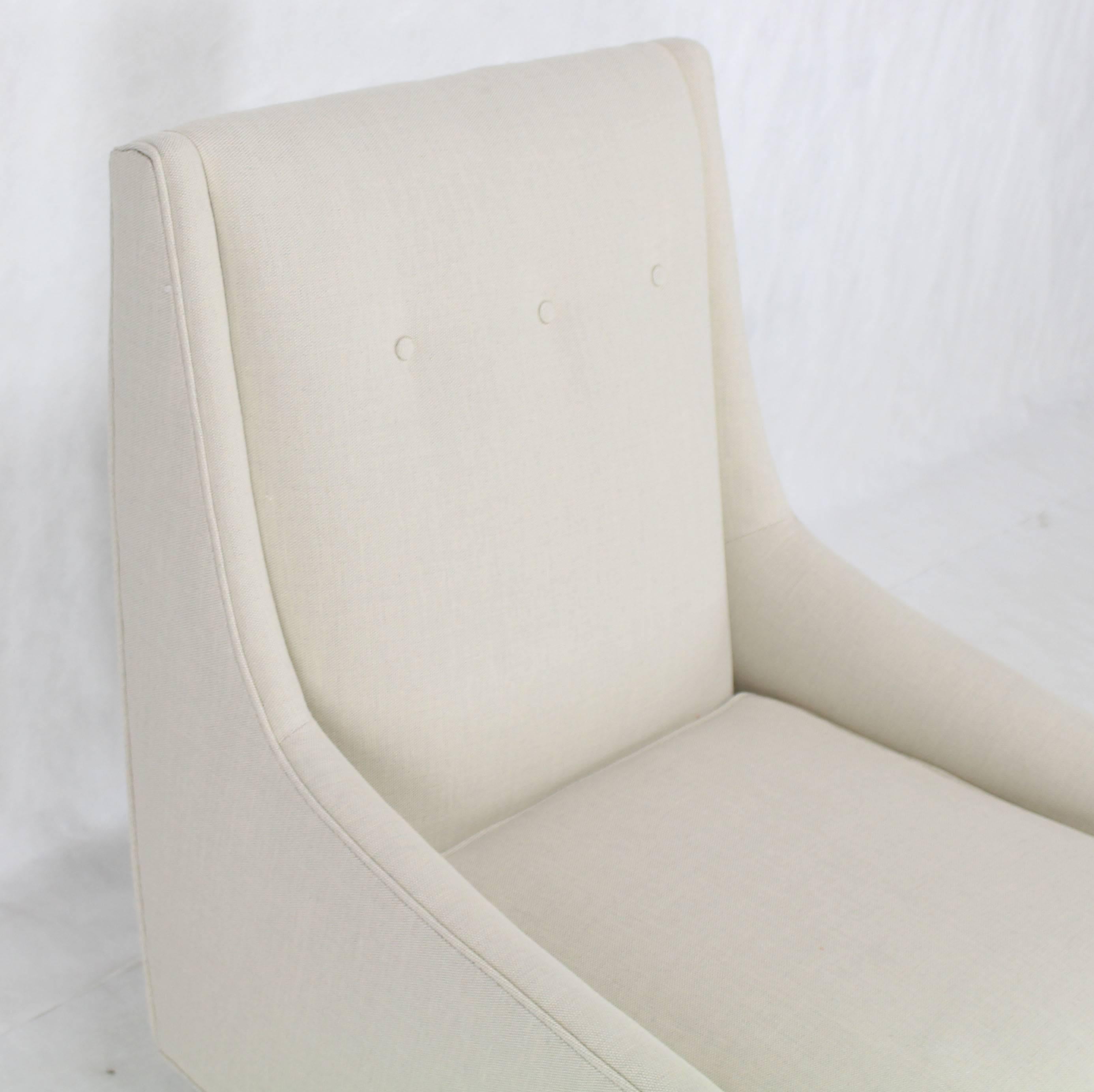 New Upholstery Mid-Century Modern Lounge Chair In Excellent Condition For Sale In Rockaway, NJ