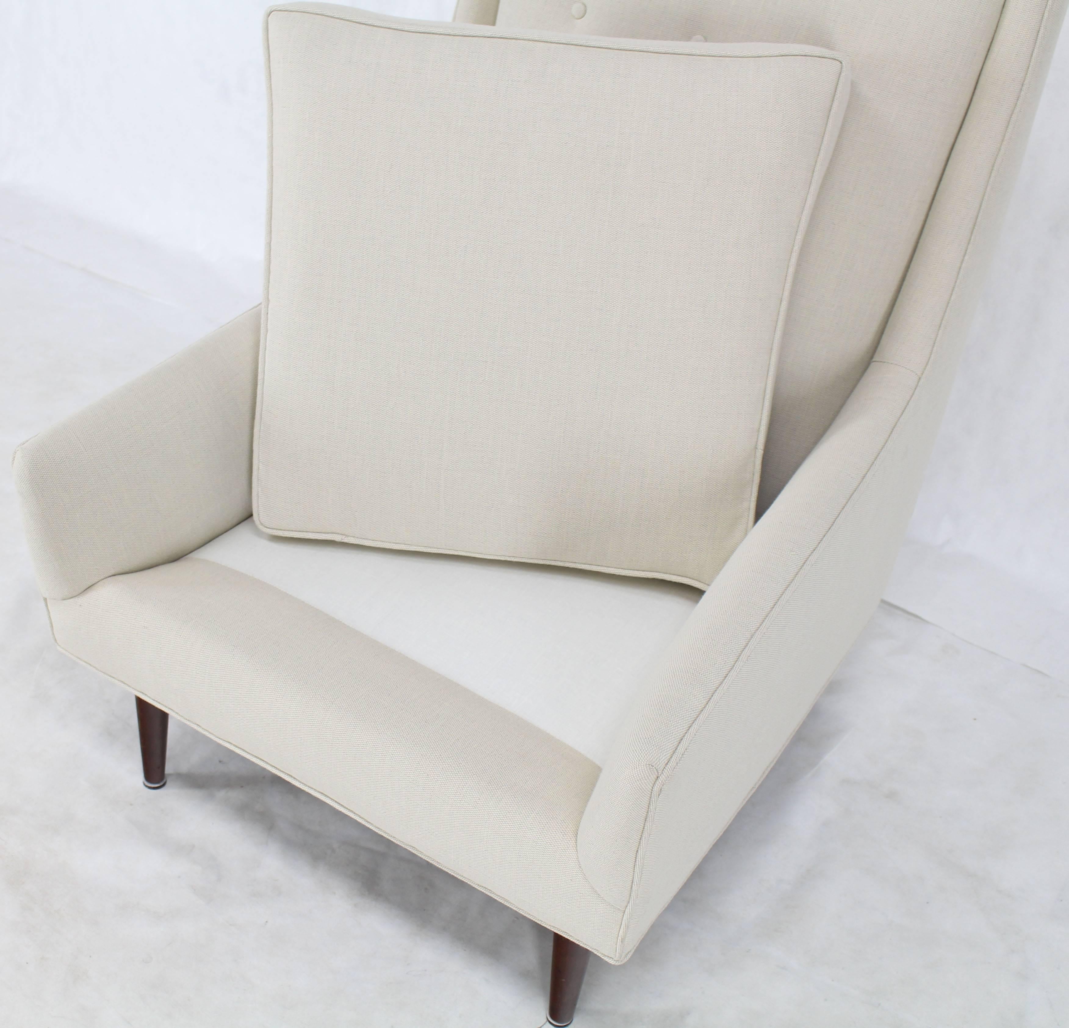 New Upholstery Mid-Century Modern Lounge Chair For Sale 2