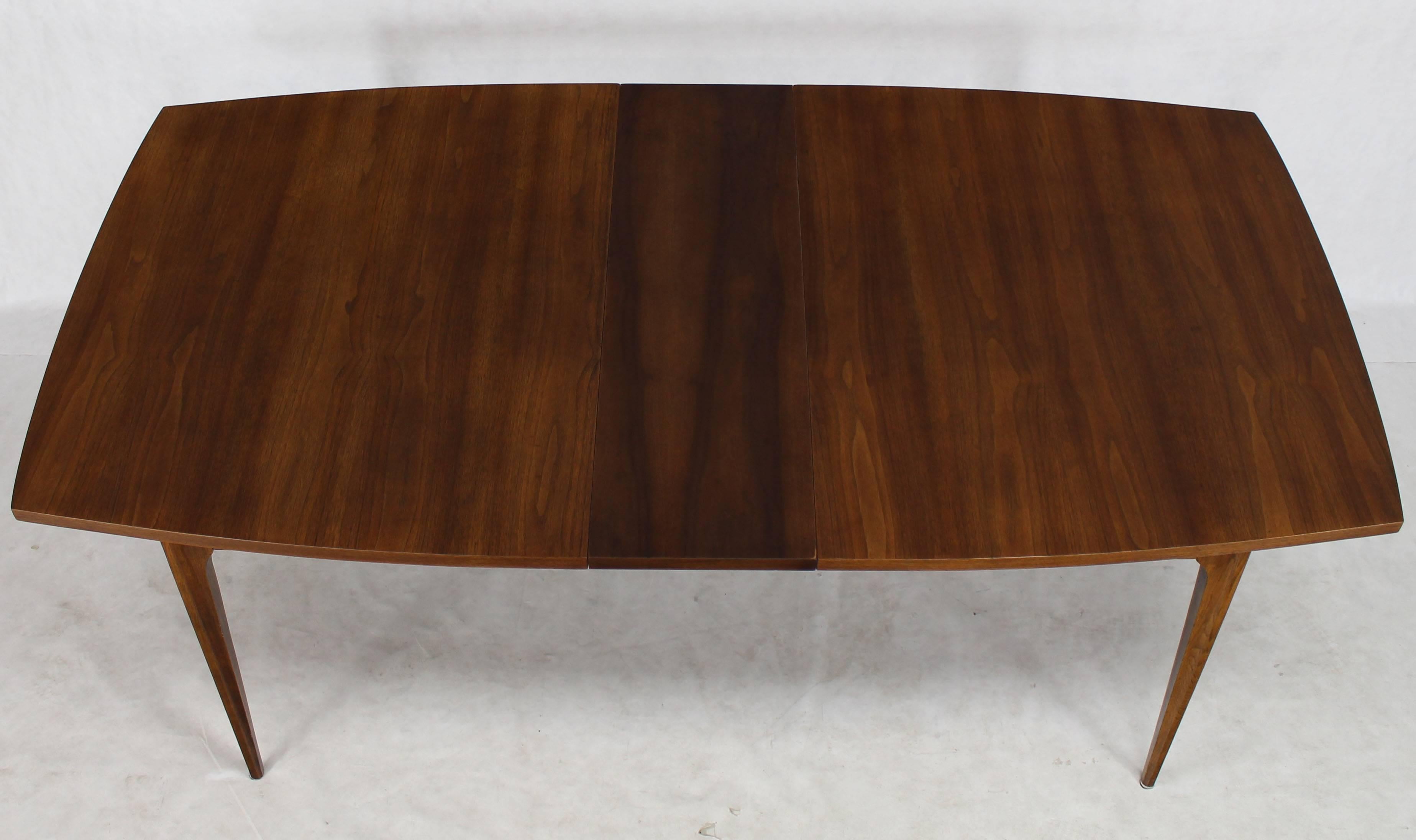 Danish Mid-Century Modern Walnut Dining Table In Excellent Condition In Rockaway, NJ