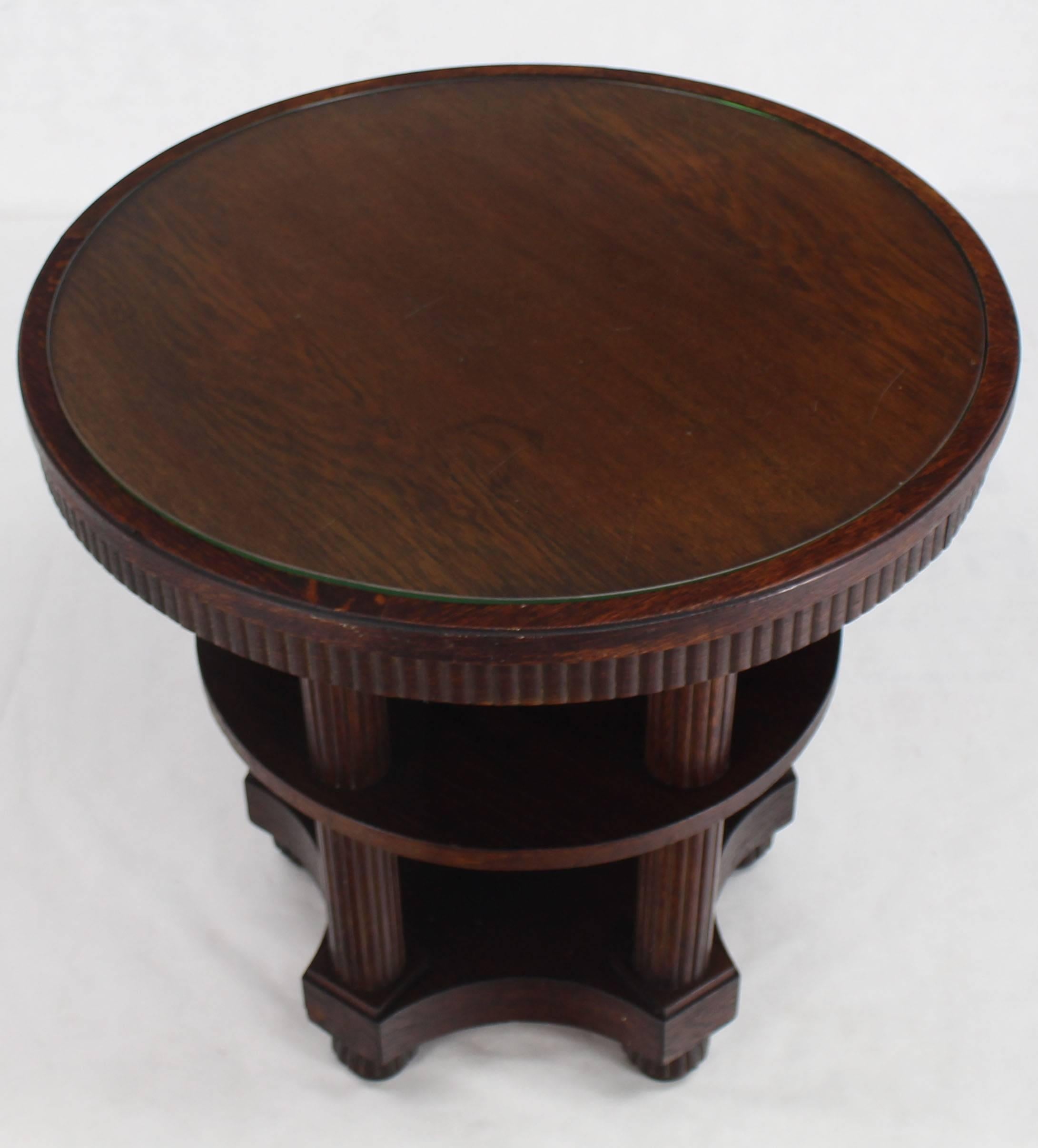 Fluted Legs Round Center Pedestal Gueridon Table Art Deco Arts and Crafts Oak  In Good Condition For Sale In Rockaway, NJ