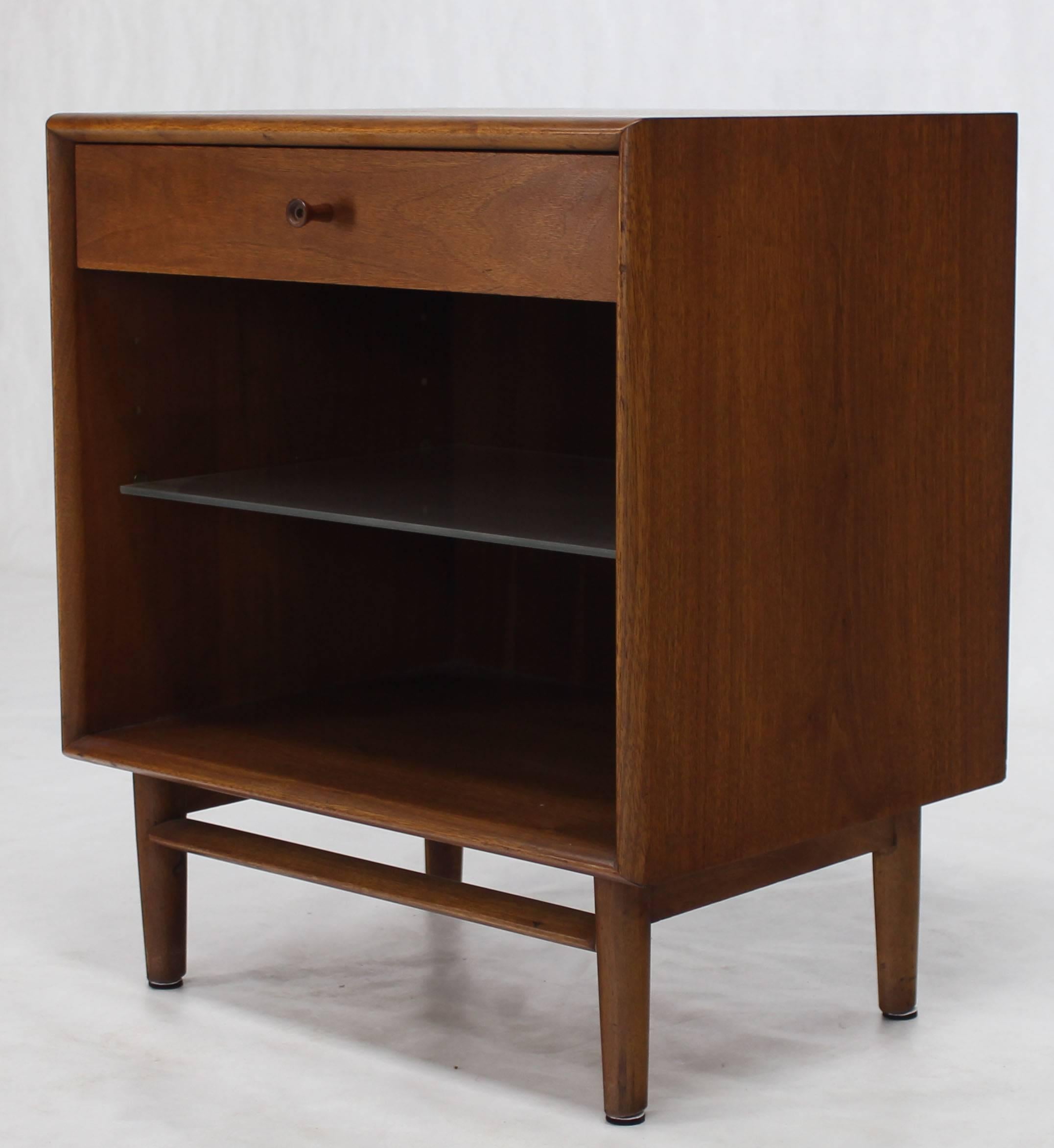 Pair of Walnut One Drawer Nightstands or End Tables 3