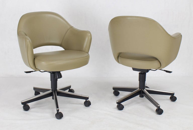 Olive Leather Knoll Saarinen Six Executive Bucket Chairs Set For Sale