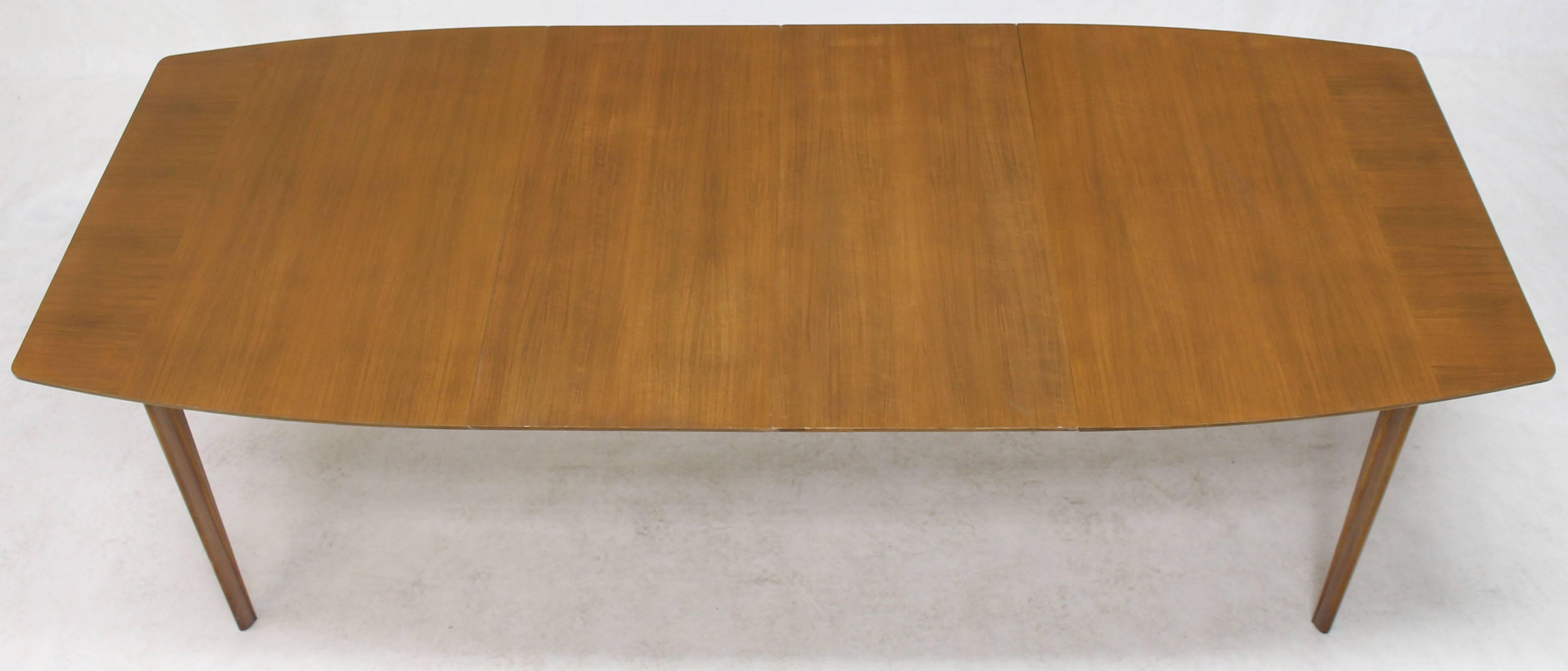 Widdicomb Walnut Dining Table w/ Two Extension Boards Leaves Gibbings era In Excellent Condition For Sale In Rockaway, NJ