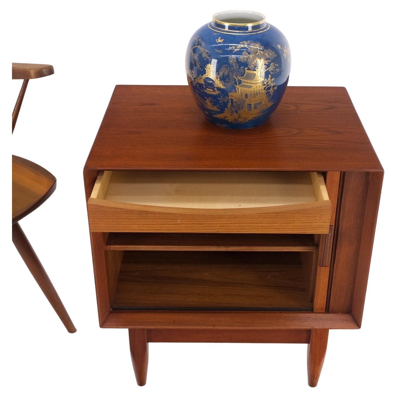 Danish Mid-Century Modern Tambour Door One Drawer End Table Night Stand Mint! In Good Condition For Sale In Rockaway, NJ