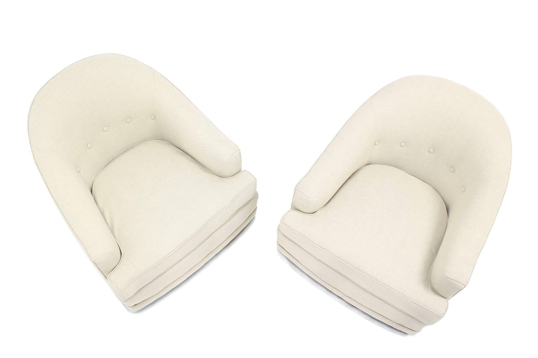Pair of Barrel Back Swivel Chairs In Excellent Condition In Rockaway, NJ