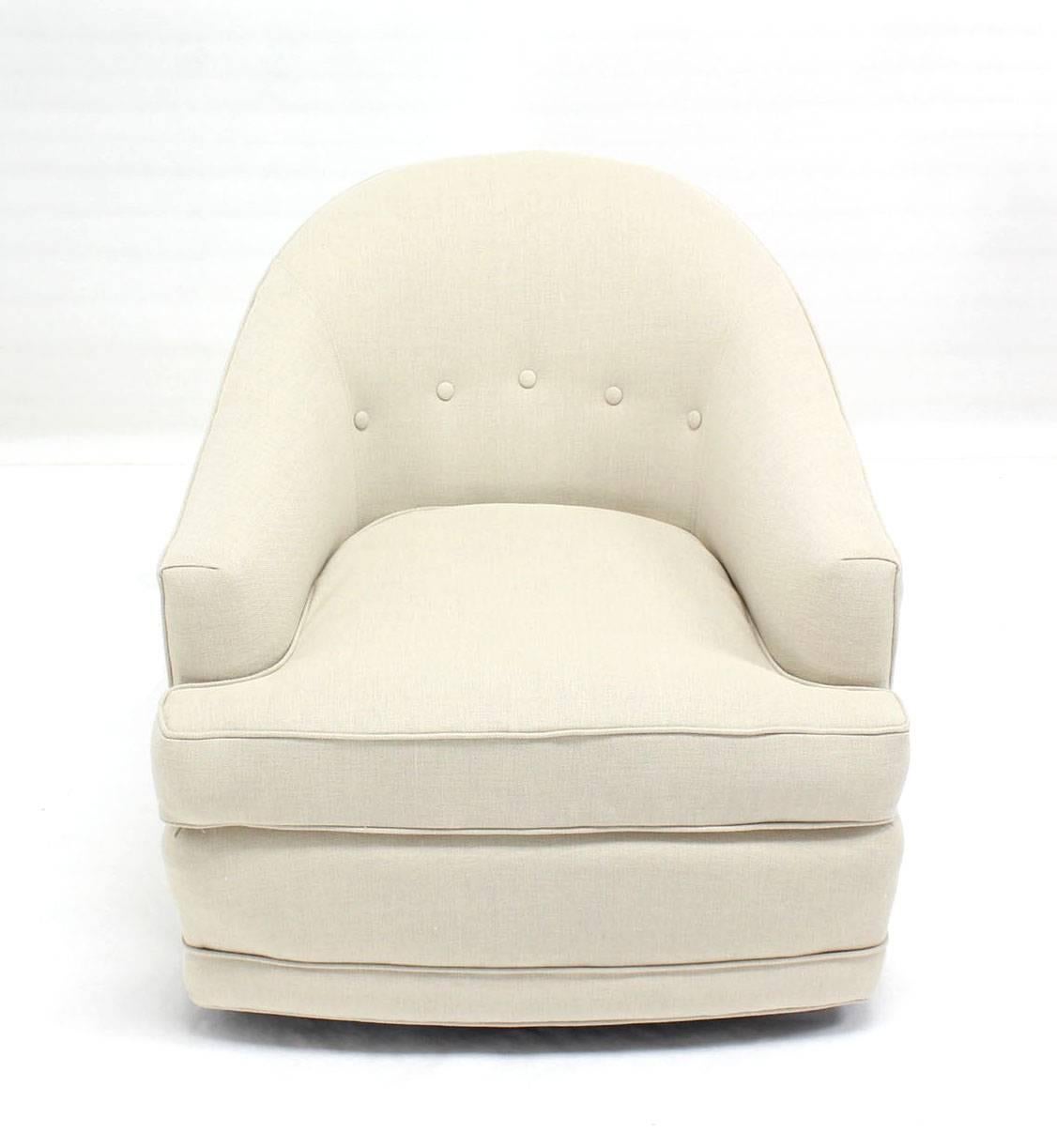 Pair of Barrel Back Swivel Chairs 1
