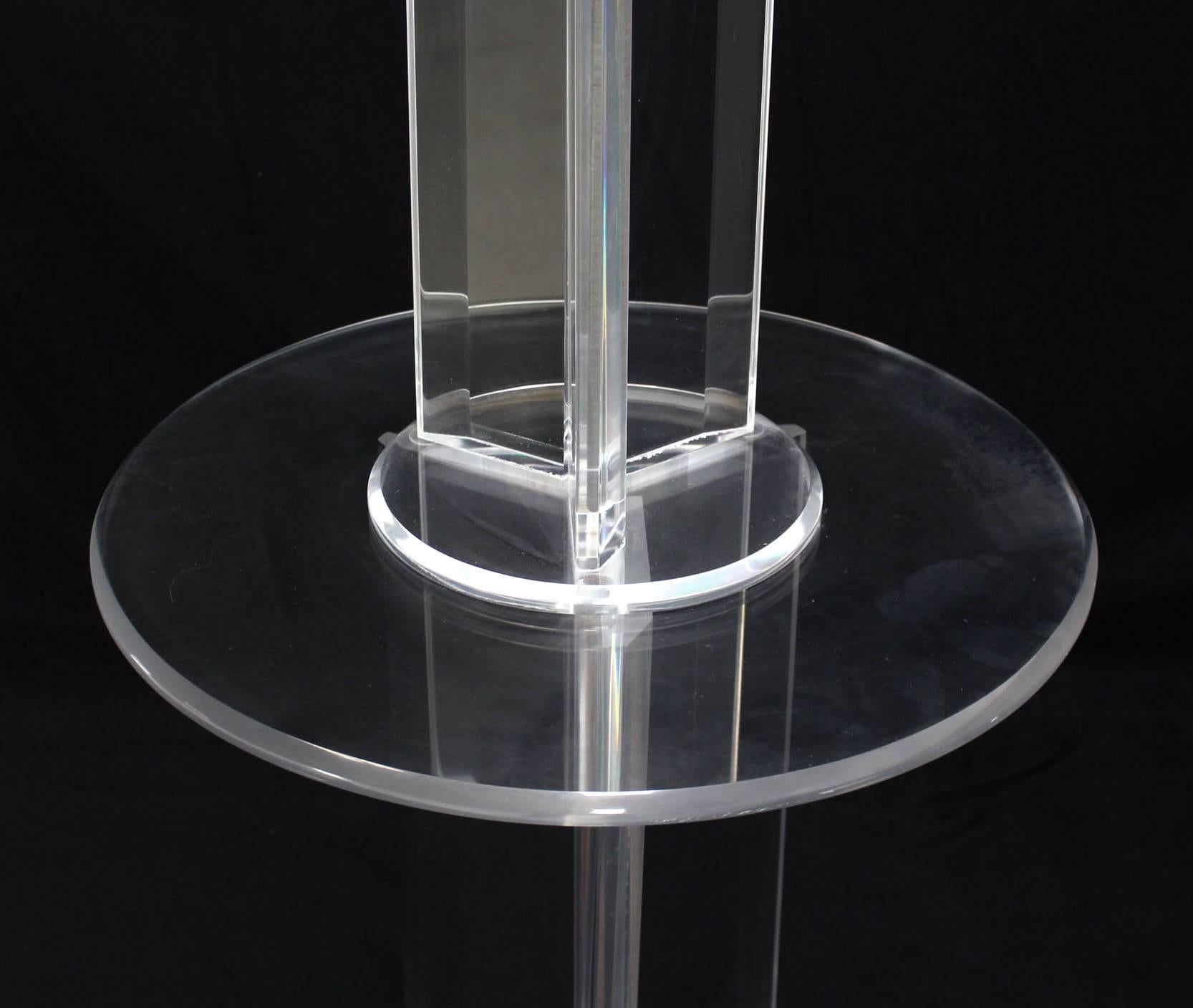 Mid Century Modern Lucite Floor Lamp with Round Built In Table For Sale 2