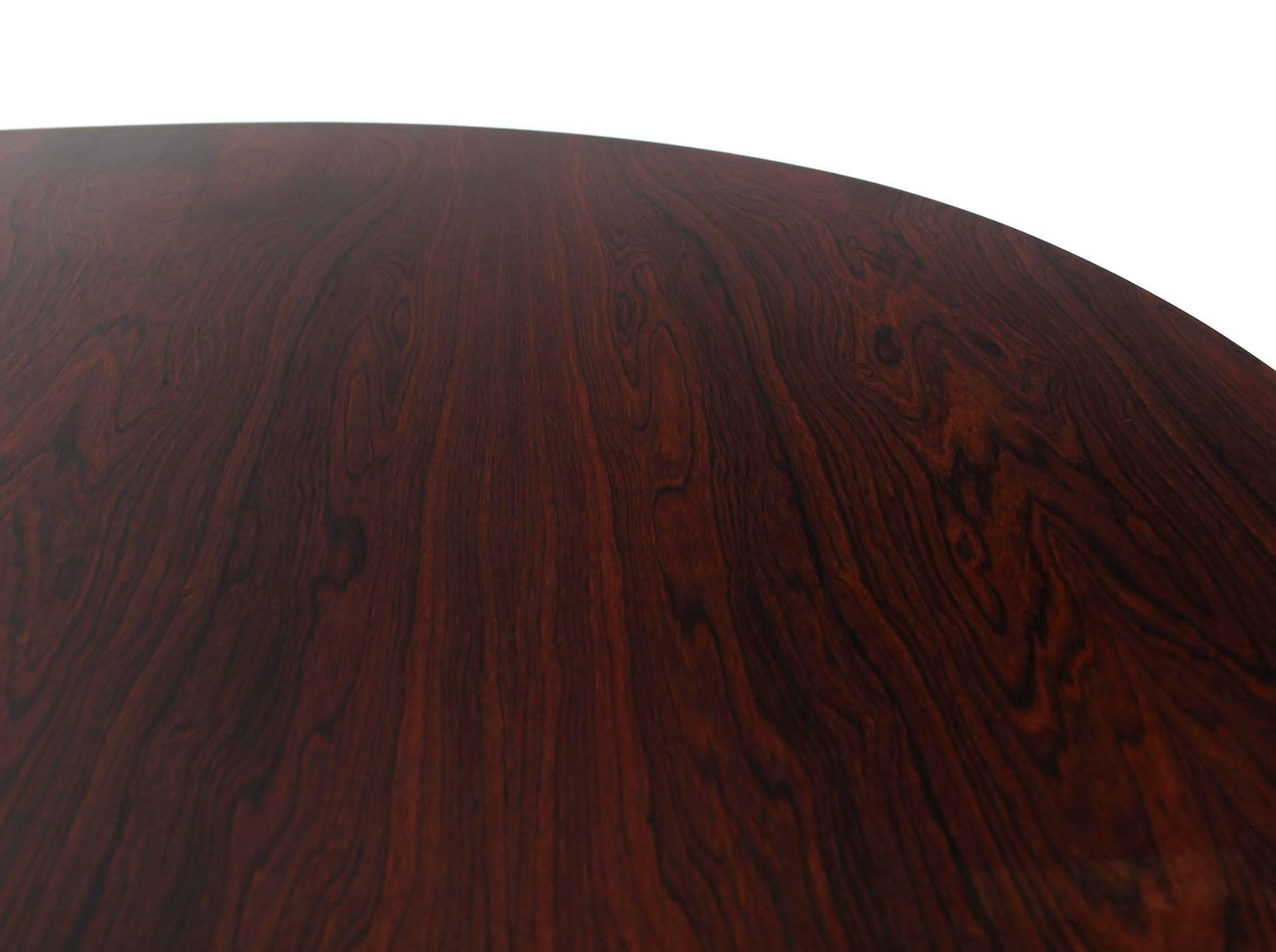 20th Century Oval Rosewood Dining Table on Tapered Horn-Shaped Legs Harvey Probber