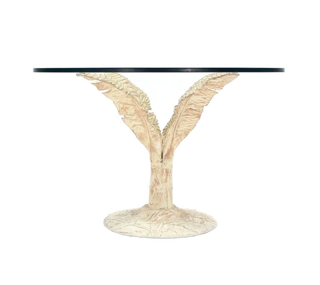 Moulage Table centrale en aluminium coulé peint en forme de feuille de banane, de 3/4 pouce d'épaisseur en verre rond en vente