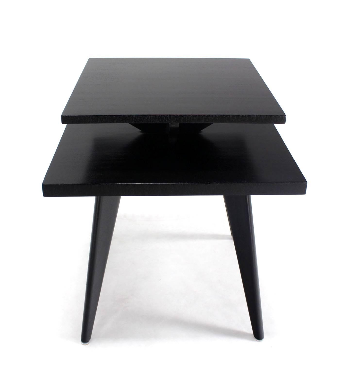 Pair of Black Lacquer Square Step Side Tables on Tapered Legs In Excellent Condition In Rockaway, NJ