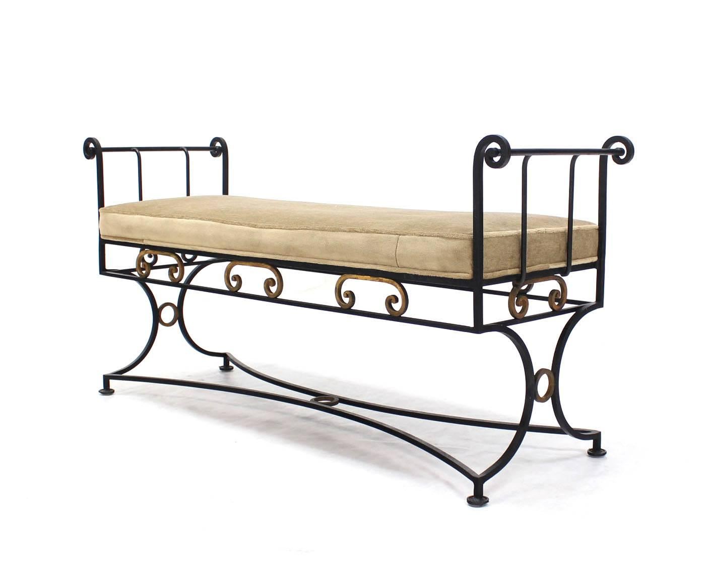 Wrought Iron Fine Ornate Design Hollywood Regency Window Bench New Upholstery In Excellent Condition In Rockaway, NJ
