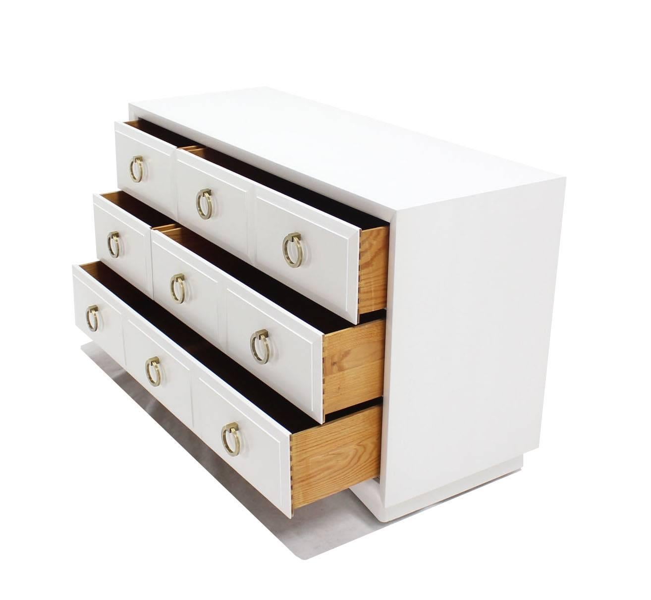 American Robsjohn-Gibbings White Lacquer Five-Drawers Chest or Dresser Round Brass Pulls