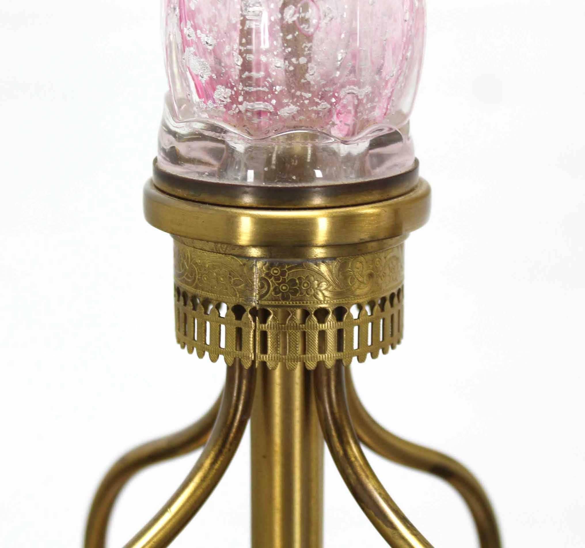 Paire de lampes de bureau en verre de Murano rose et laiton Excellent état - En vente à Rockaway, NJ