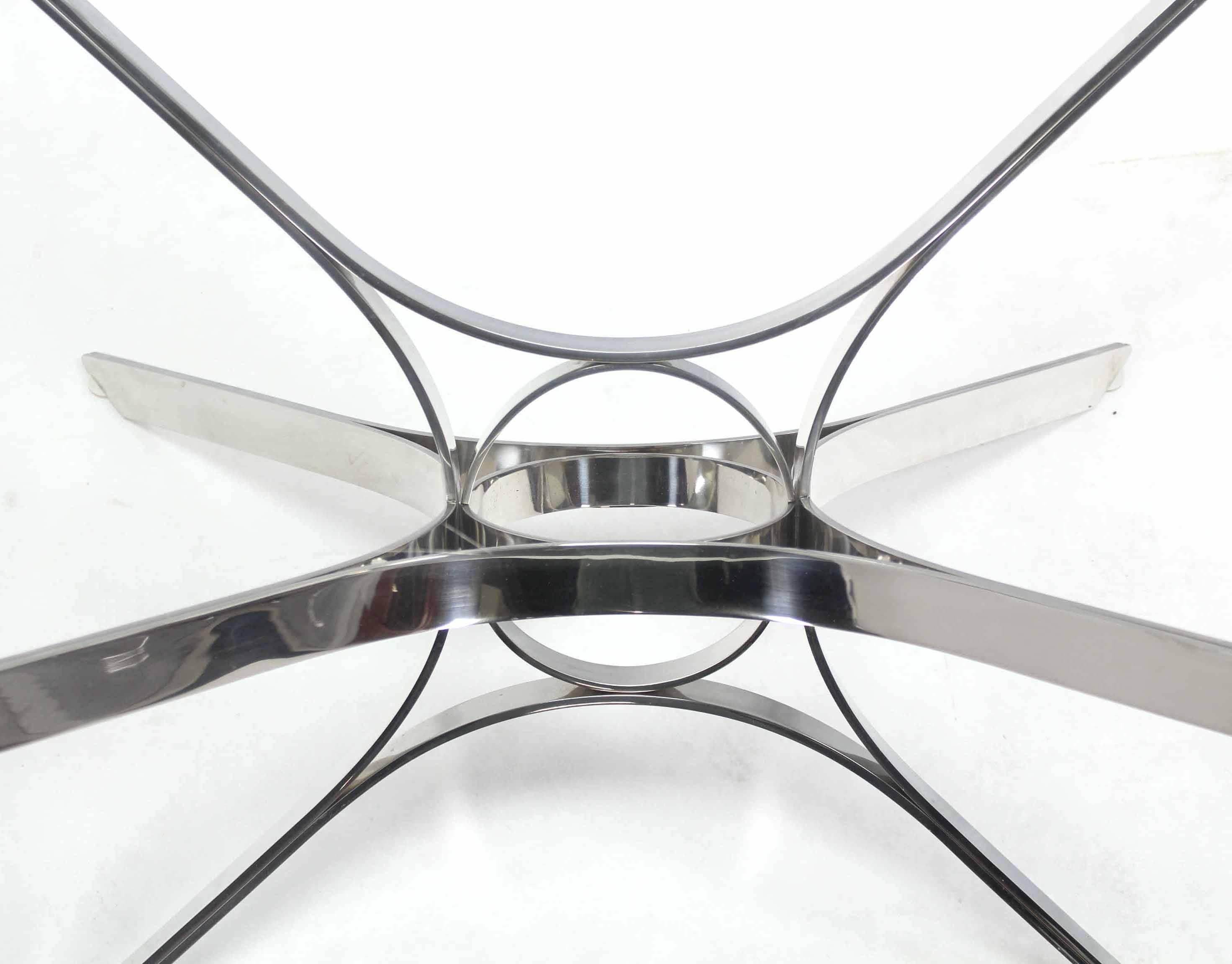 Stainless Steel Ribbon Star Sculpture Base Oval Coffee Table Glass Top In Excellent Condition In Rockaway, NJ