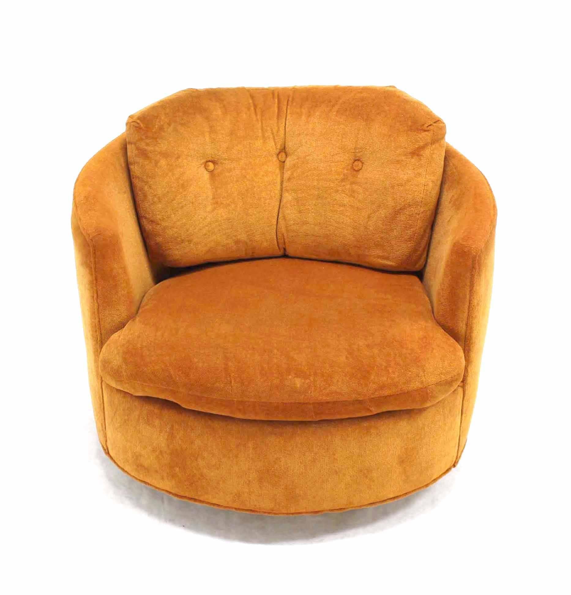 Nice circa 1970s round lounge chair.