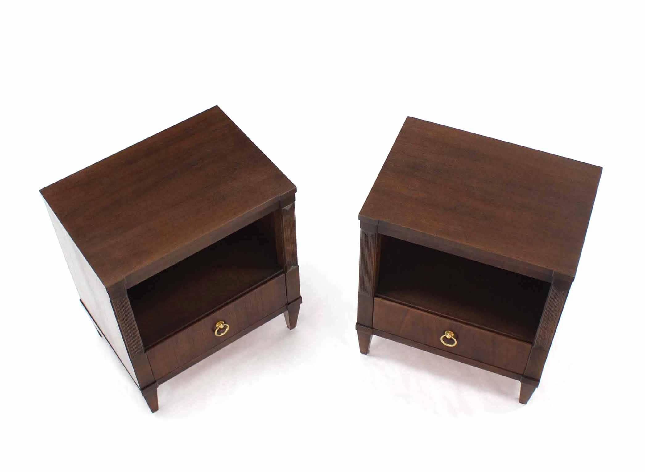 Mid-Century Modern Pair of John Stuart Neoclassical Nightstands End Tables For Sale