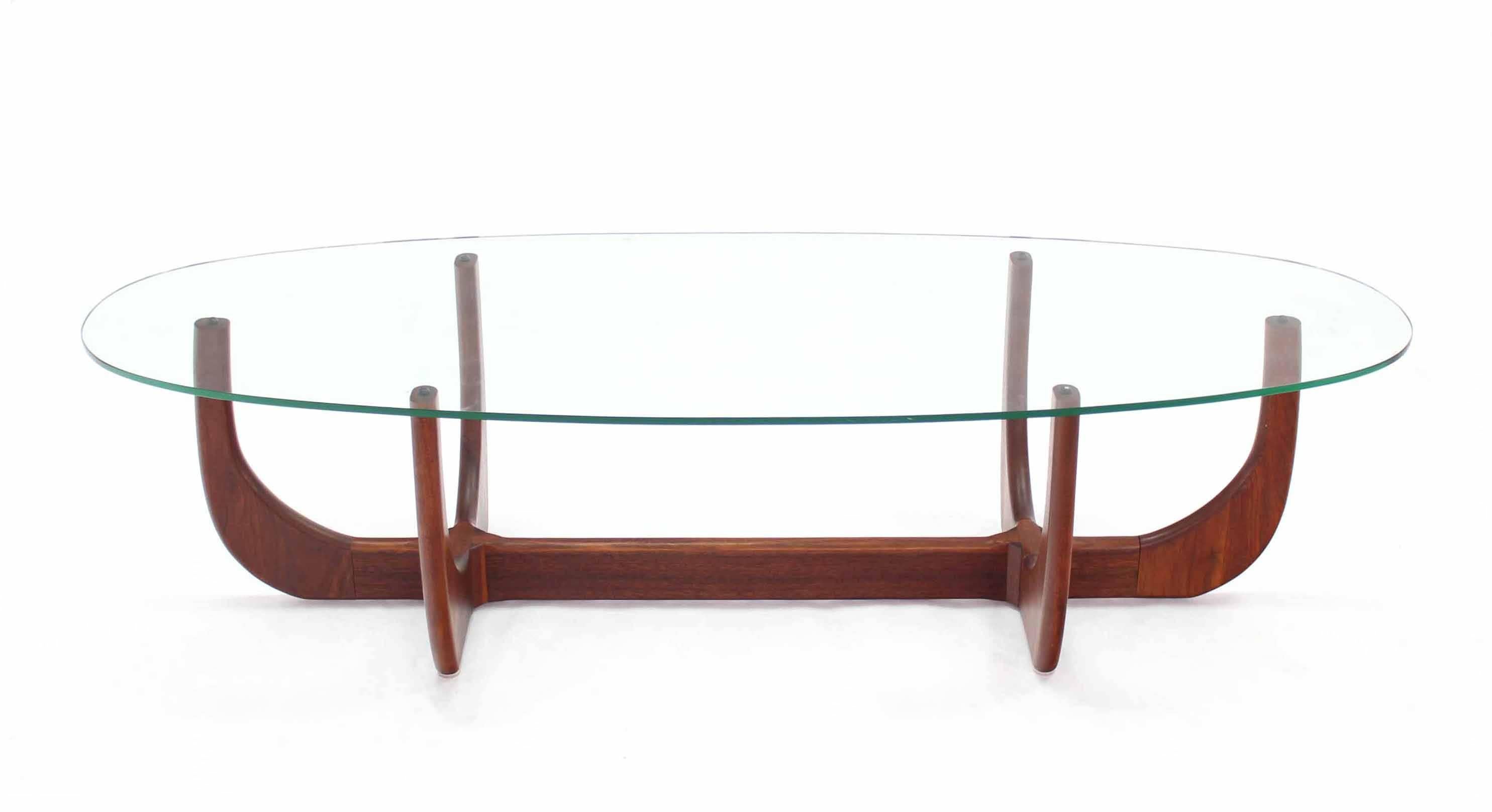 Nice Mid-Century Modern walnut coffee table.