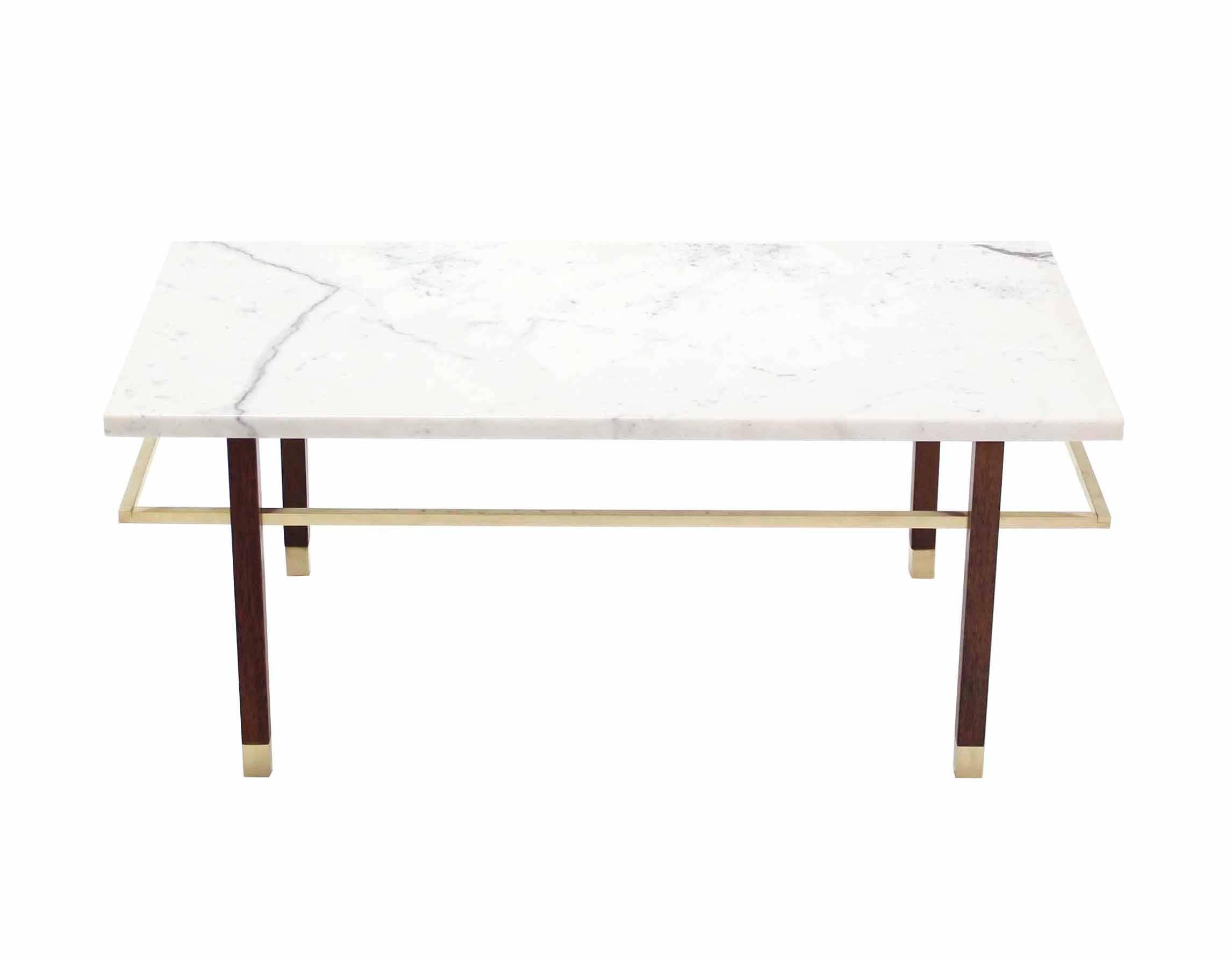 Mid-Century Modern Harvey Probber table basse rectangulaire avec plateau en marbre et traverse rectangulaire en laiton en vente
