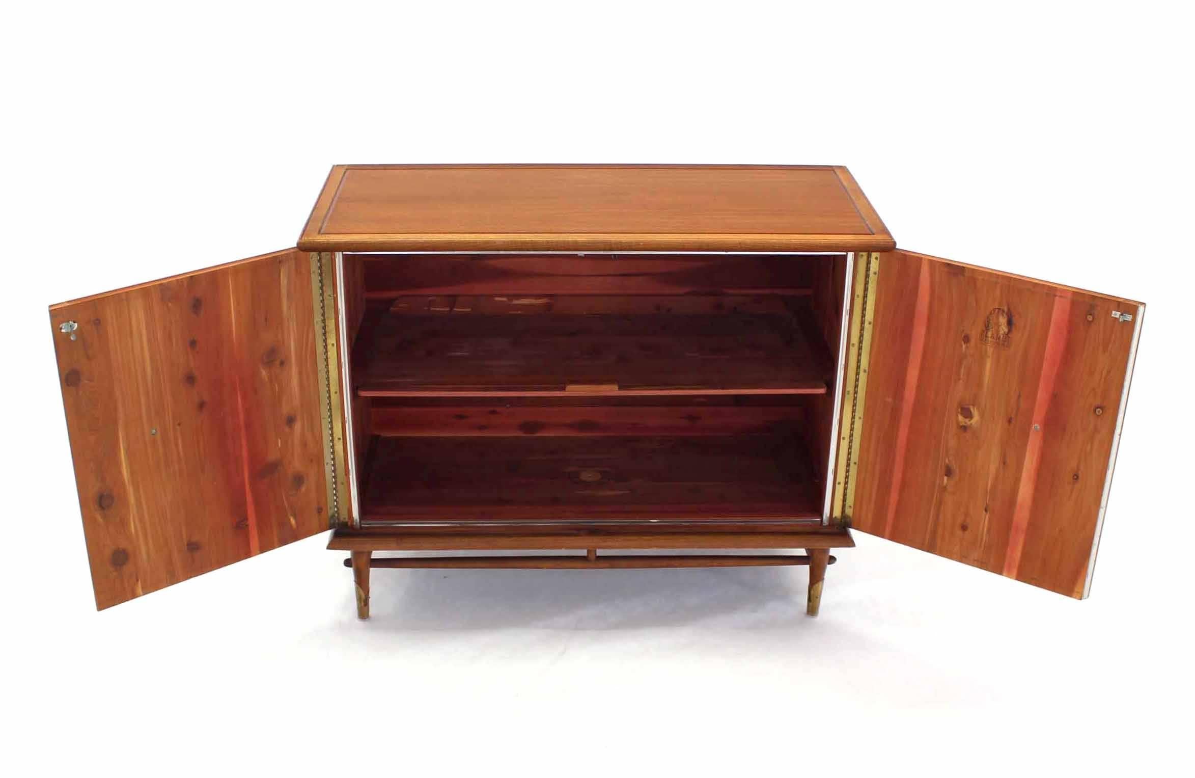 Mid Century Modern Cedar Lined Bachelor Chest Dresser In Excellent Condition In Rockaway, NJ