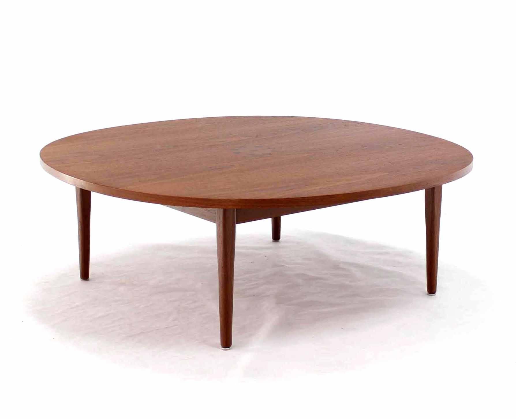 Walnut Coffee Table with Accents Pattern in the Center 1