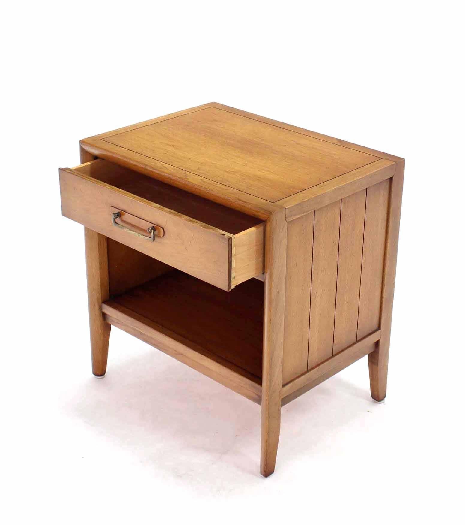 20th Century Pair of Mid-Century One Drawer Nightstands by Drexel