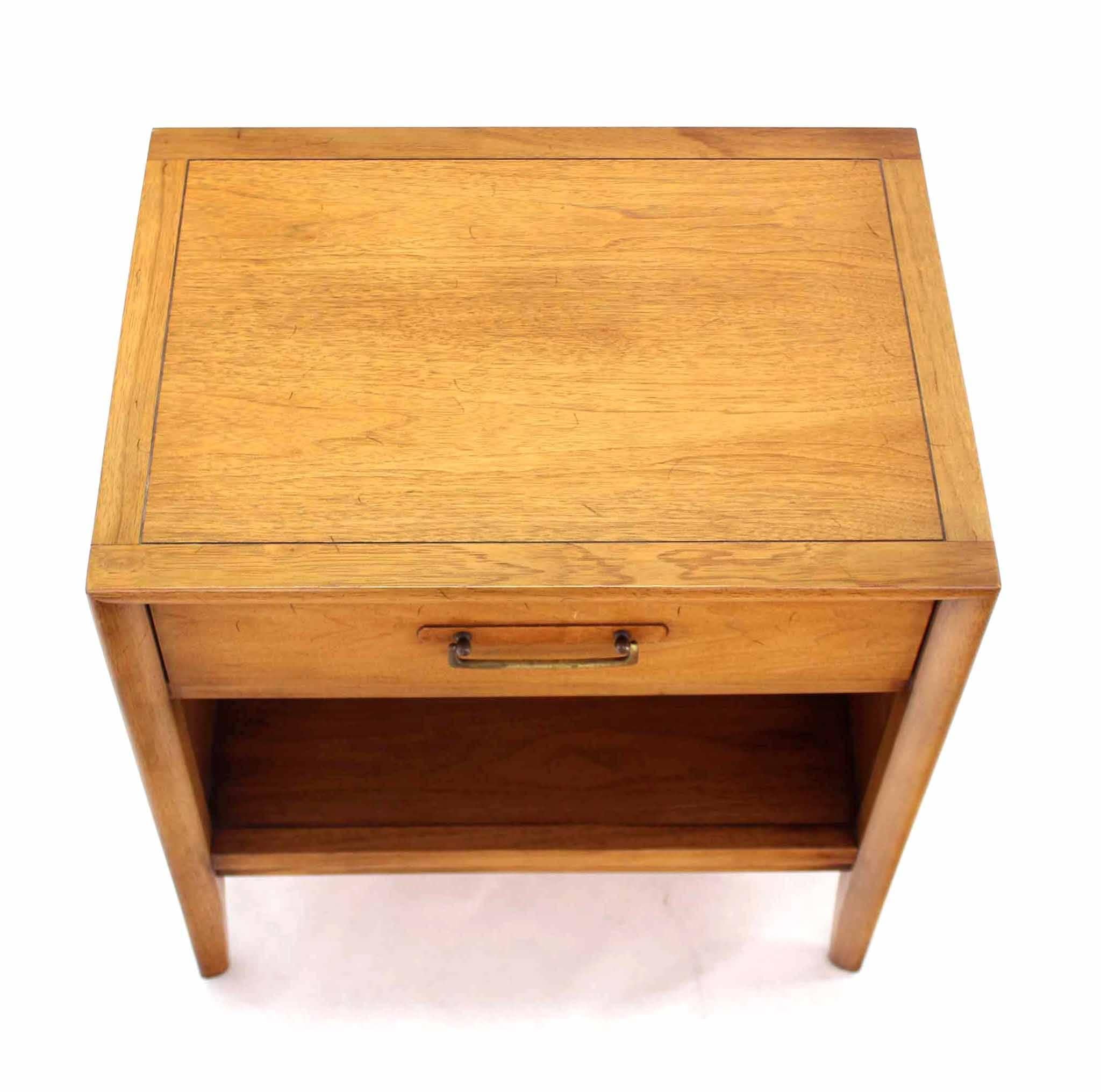 Fruitwood Pair of Mid-Century One Drawer Nightstands by Drexel