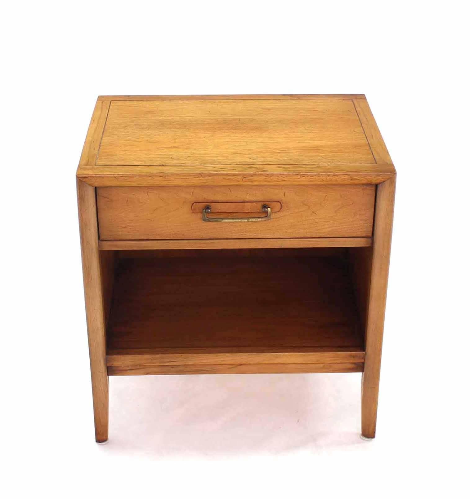 Pair of Mid-Century One Drawer Nightstands by Drexel 2