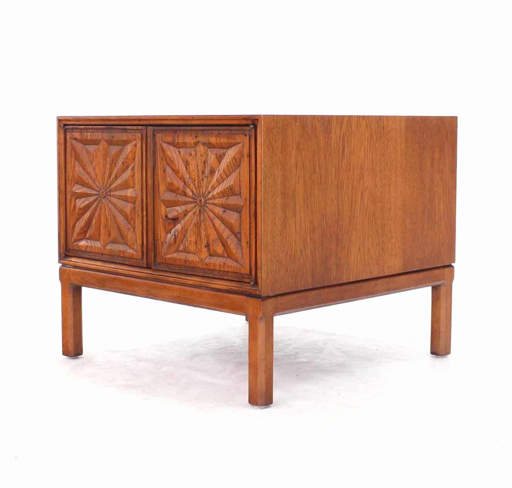 Mid-Century Modern Square Cube Shape Carved Sunburst Front Stand End Table Cabinet Double Doors For Sale