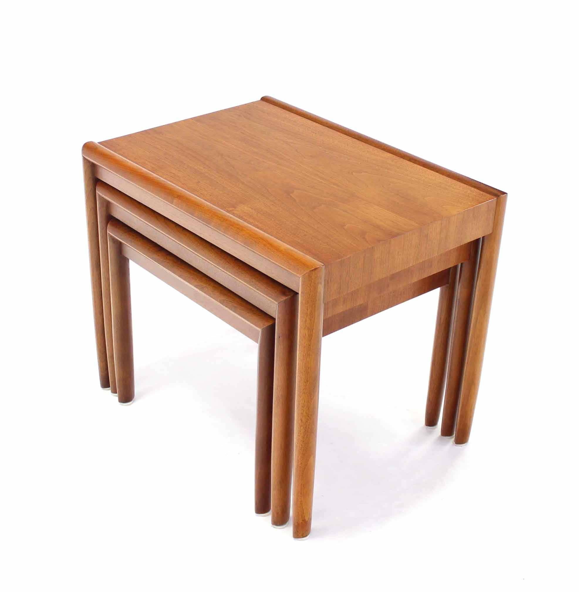 Mid-Century Modern Set of Three Walnut Mid Century Modern Nesting Tables For Sale
