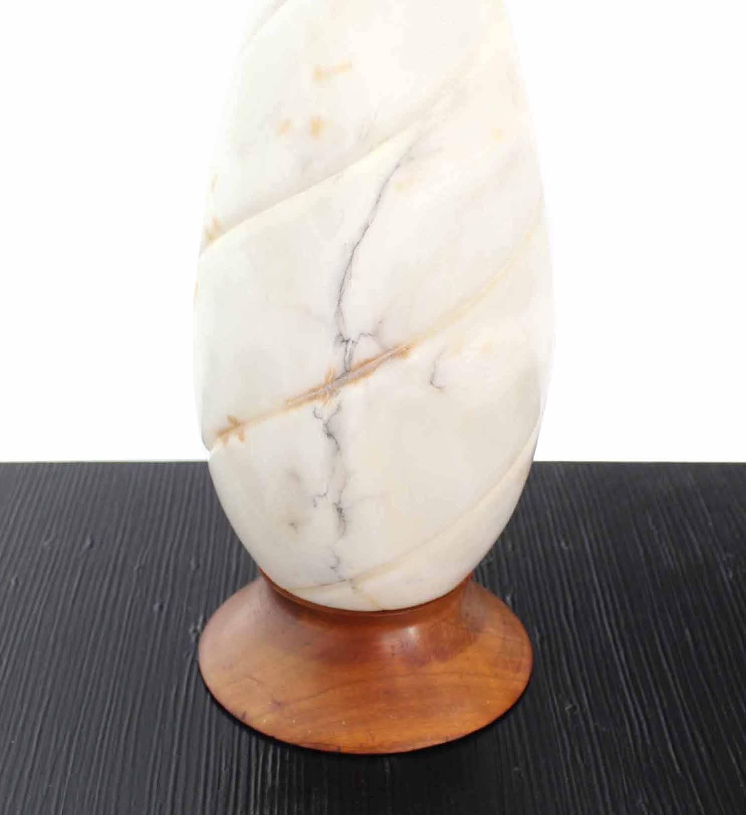 American Pair of Carved Onyx and Walnut Mid-Century Modern Table Lamps For Sale