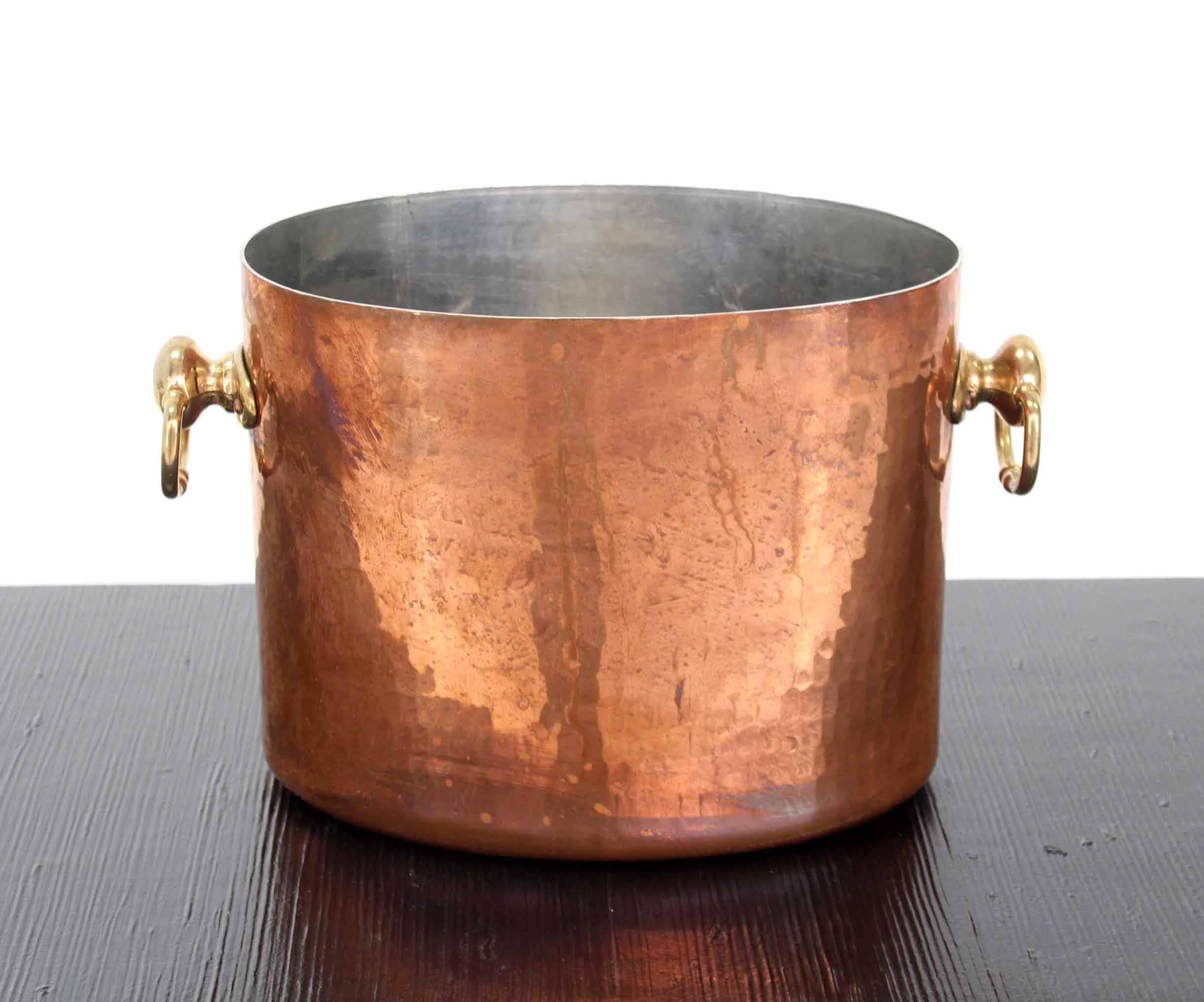 Very nice Mid-Century Modern hammered copper ice bucket.