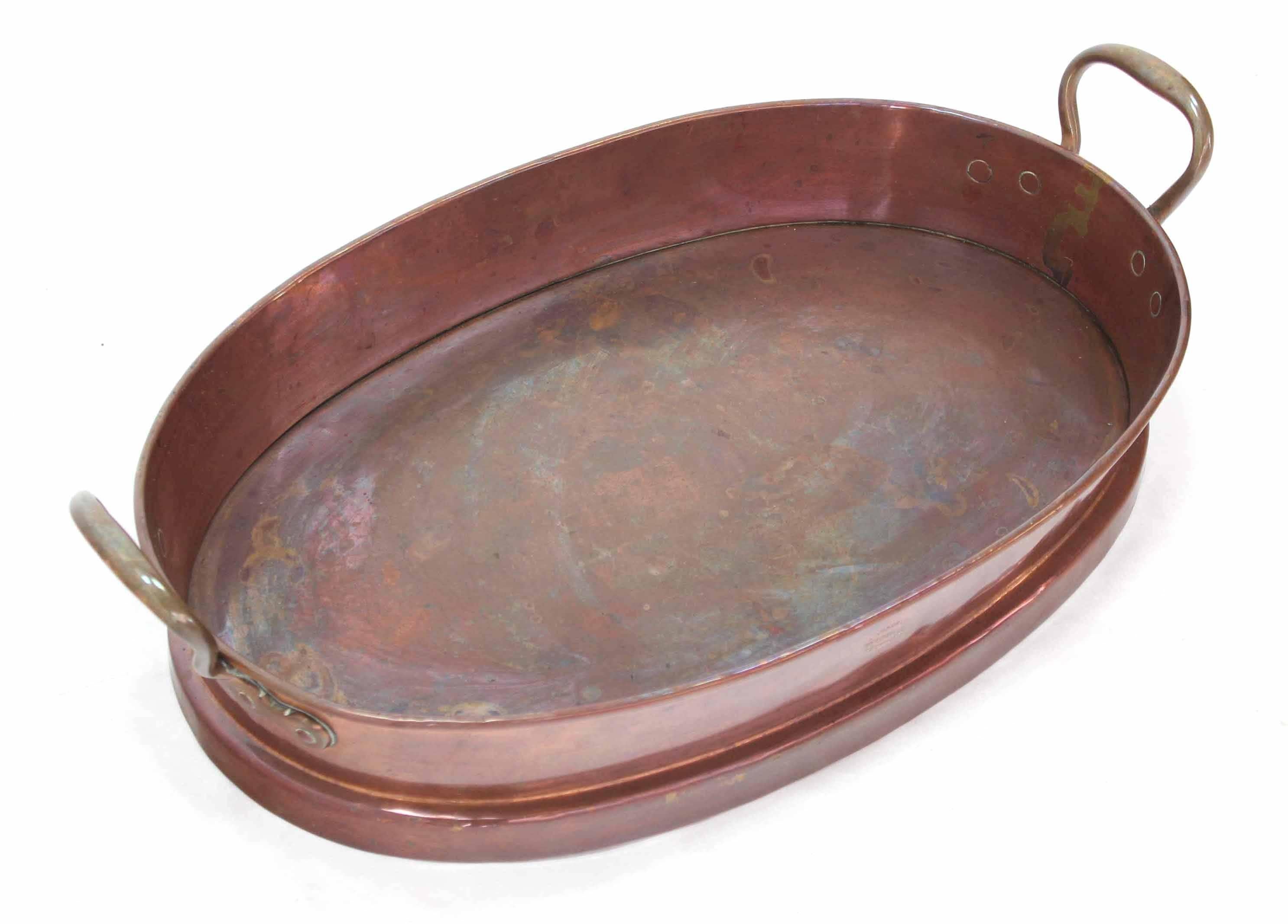 Large Oval, Hammered Copper Serving Dish or Tray In Excellent Condition In Rockaway, NJ