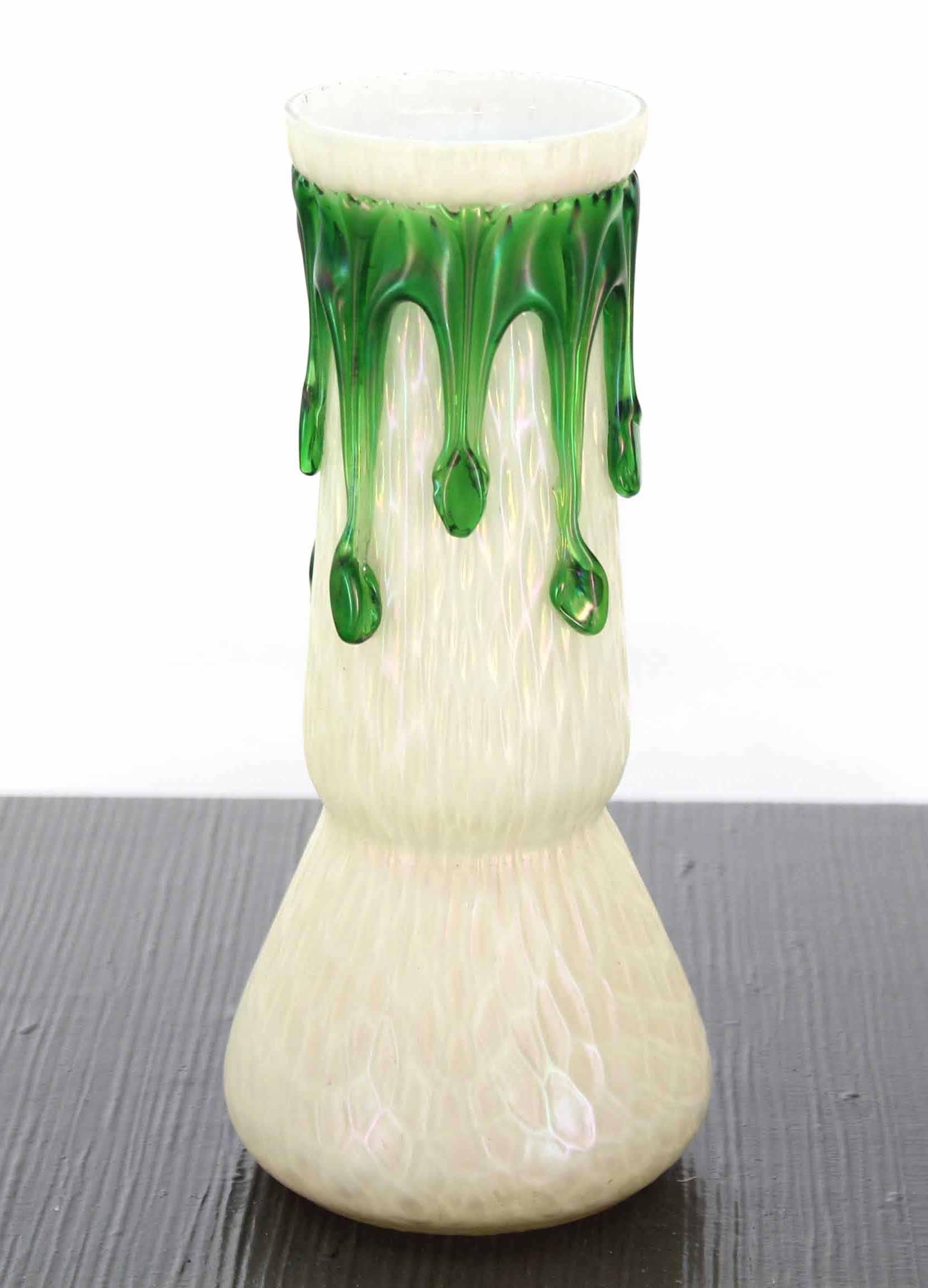 American Green Pearl Iridescent Art Glass Vase For Sale