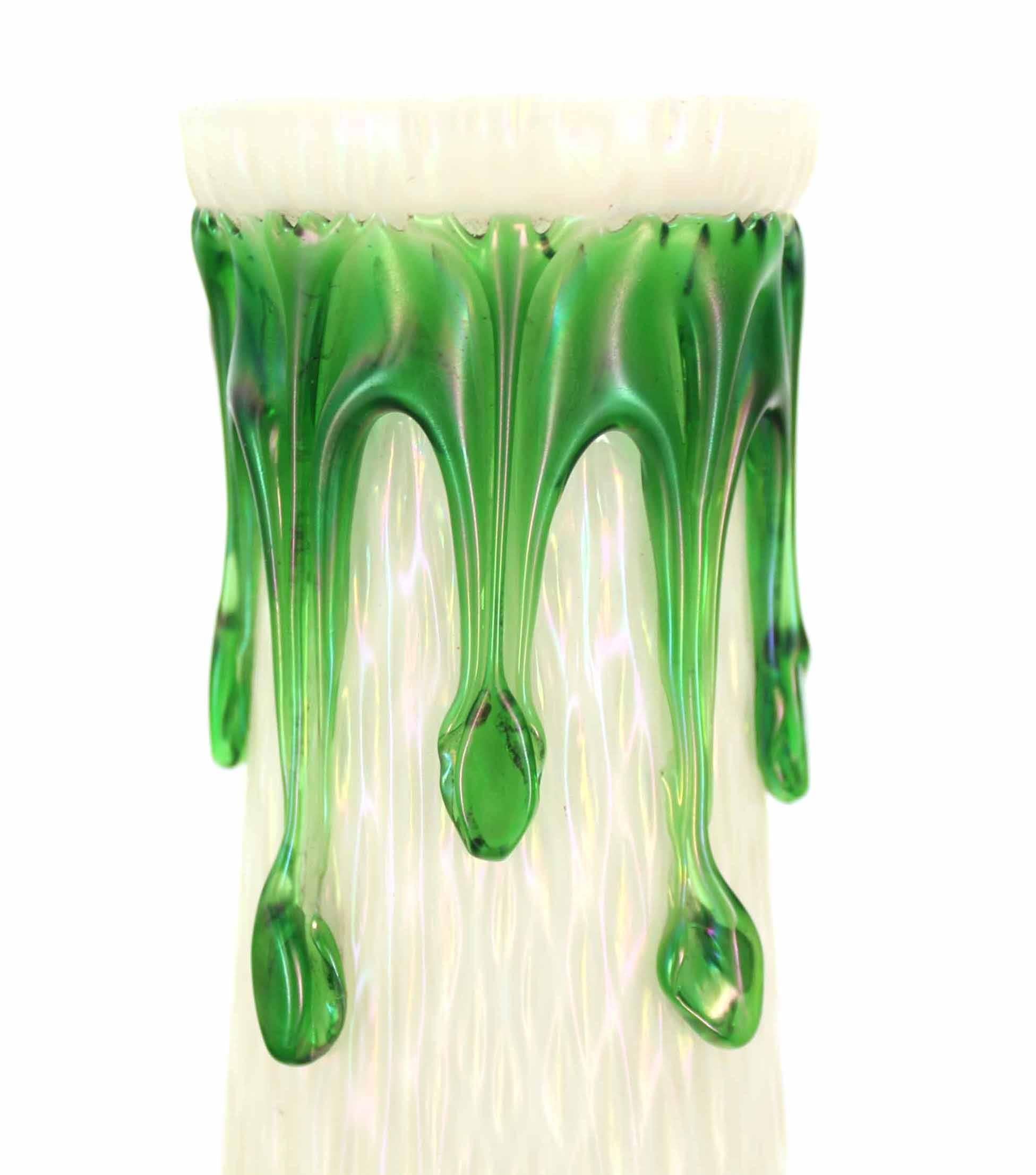 20th Century Green Pearl Iridescent Art Glass Vase For Sale