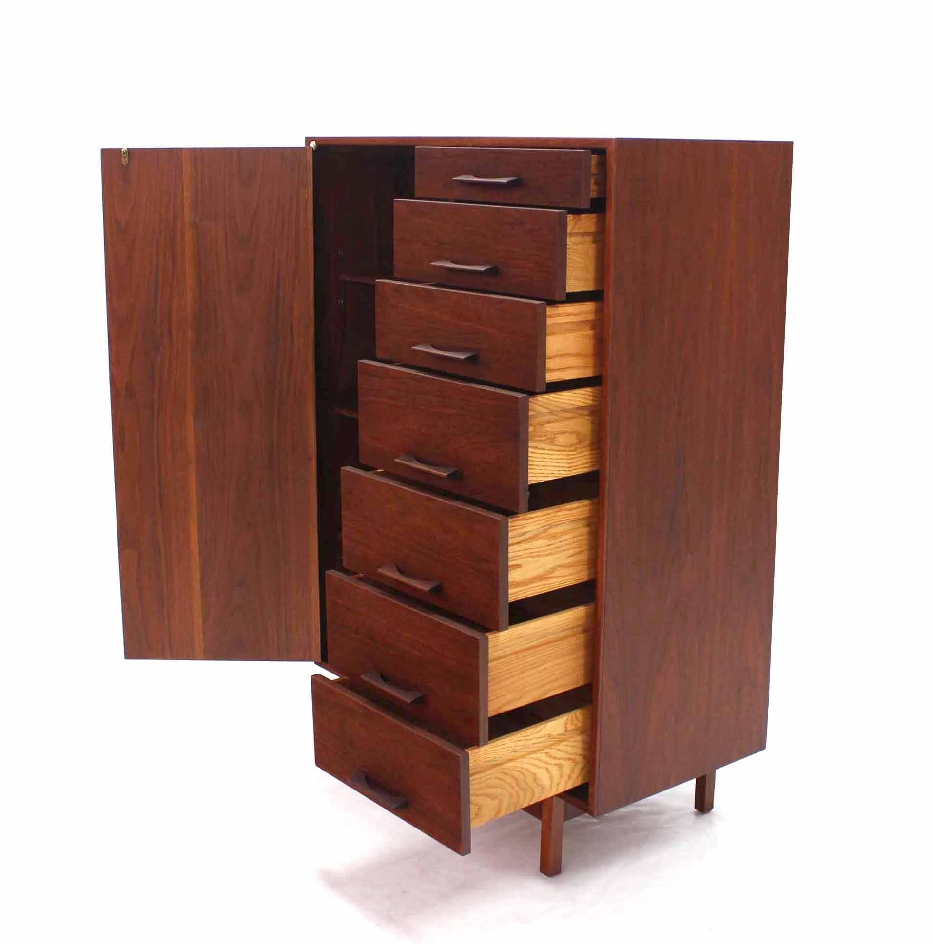 Very nice Danish Mid-Century Modern walnut seven drawers chifforobe.