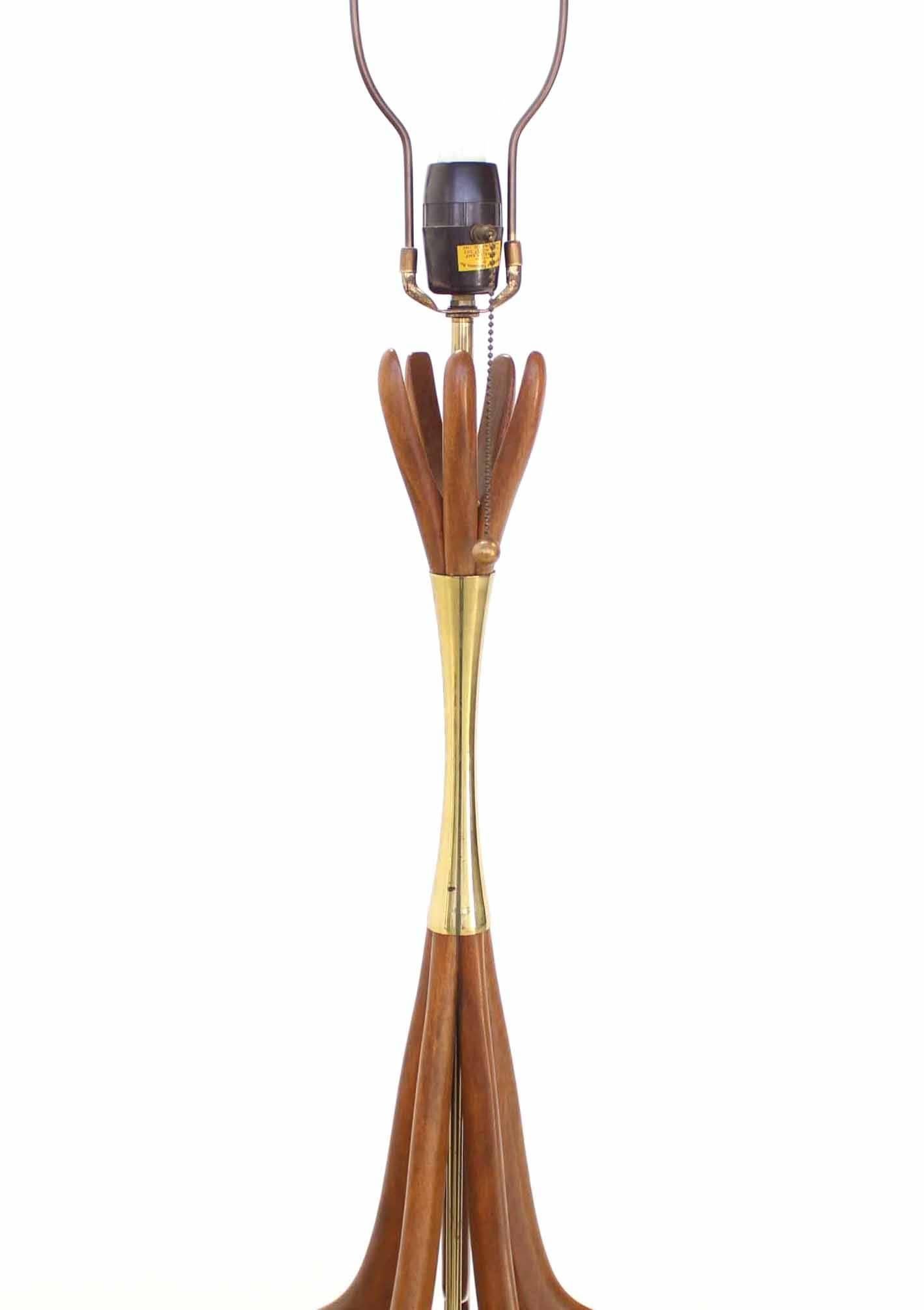 Figural Sculptural Carved Walnut Base Table Lamp For Sale 1