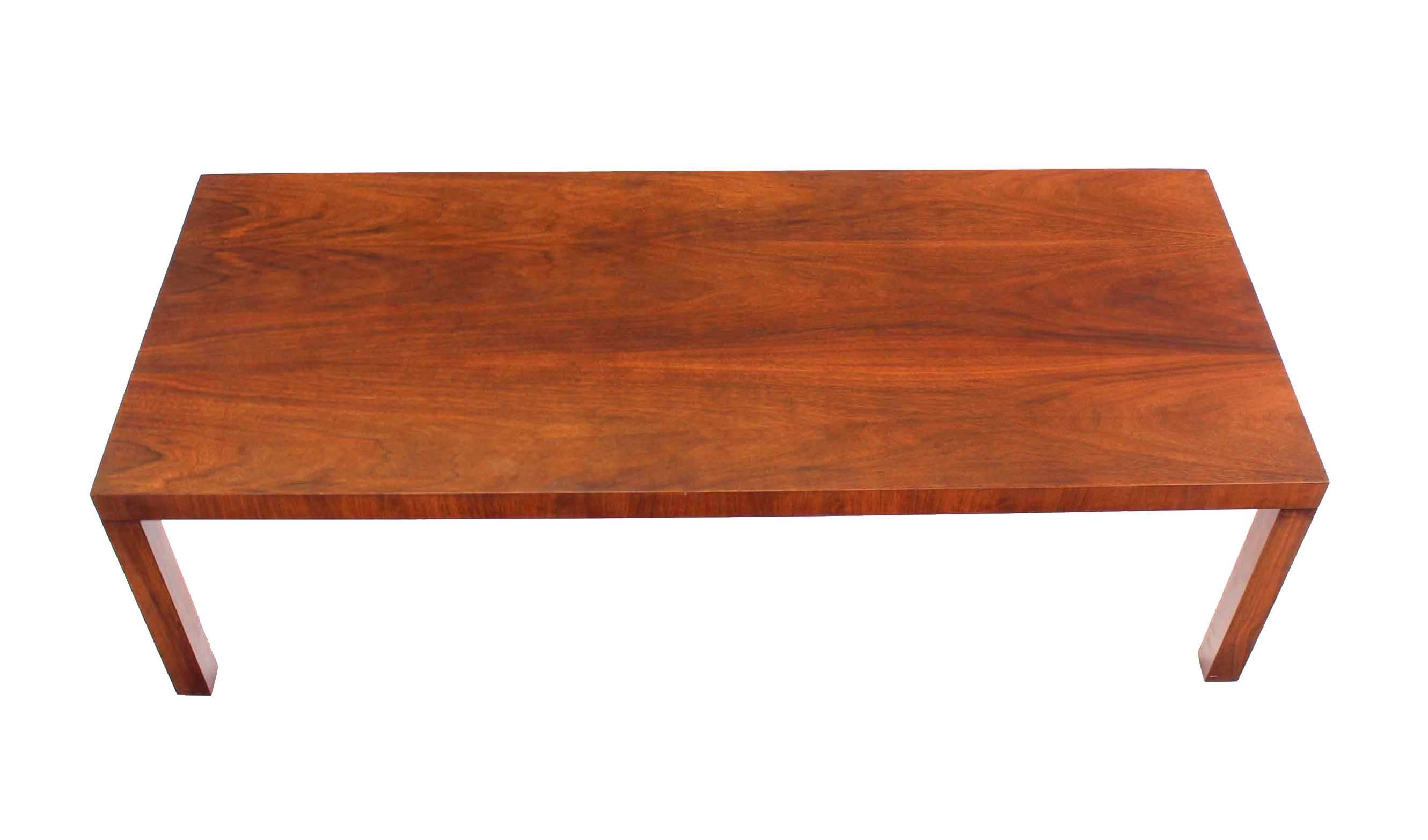 Oiled Mid-Century Modern Expandable Walnut Coffee Table by Directional For Sale