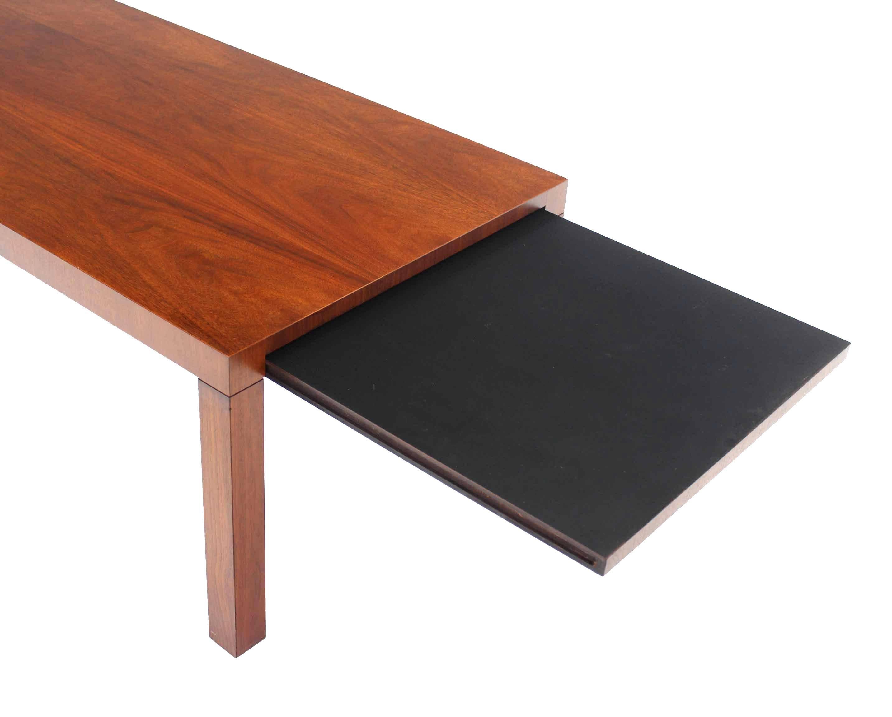 Mid-Century Modern Expandable Walnut Coffee Table by Directional In Excellent Condition For Sale In Rockaway, NJ