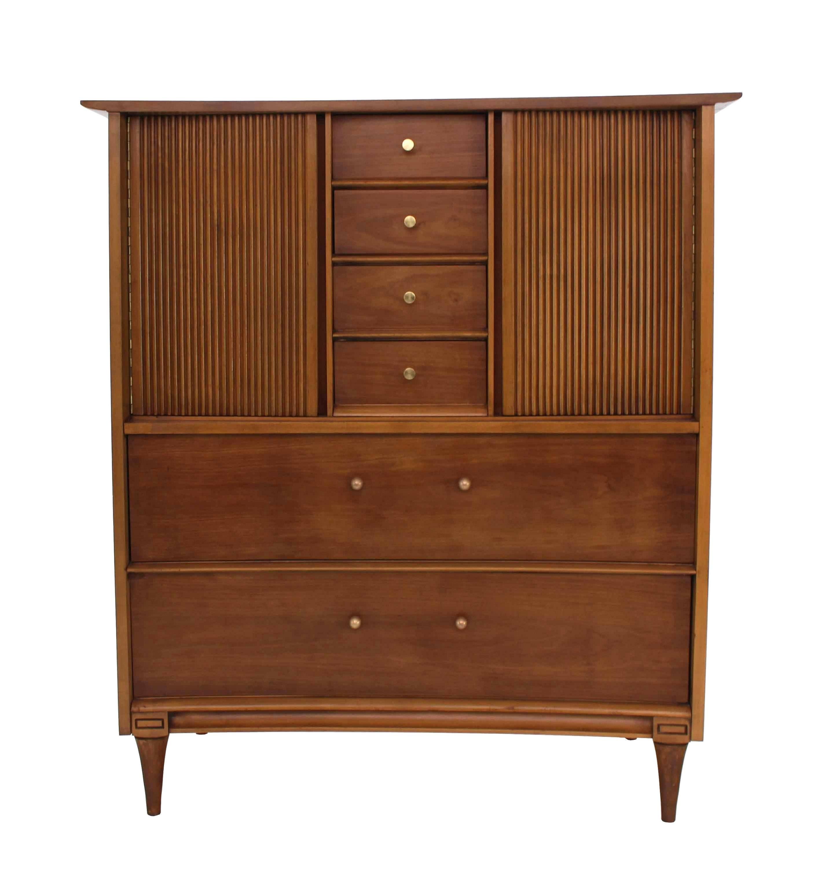 Concave Front Mid Century Modern High Chest Dresser In Excellent Condition In Rockaway, NJ