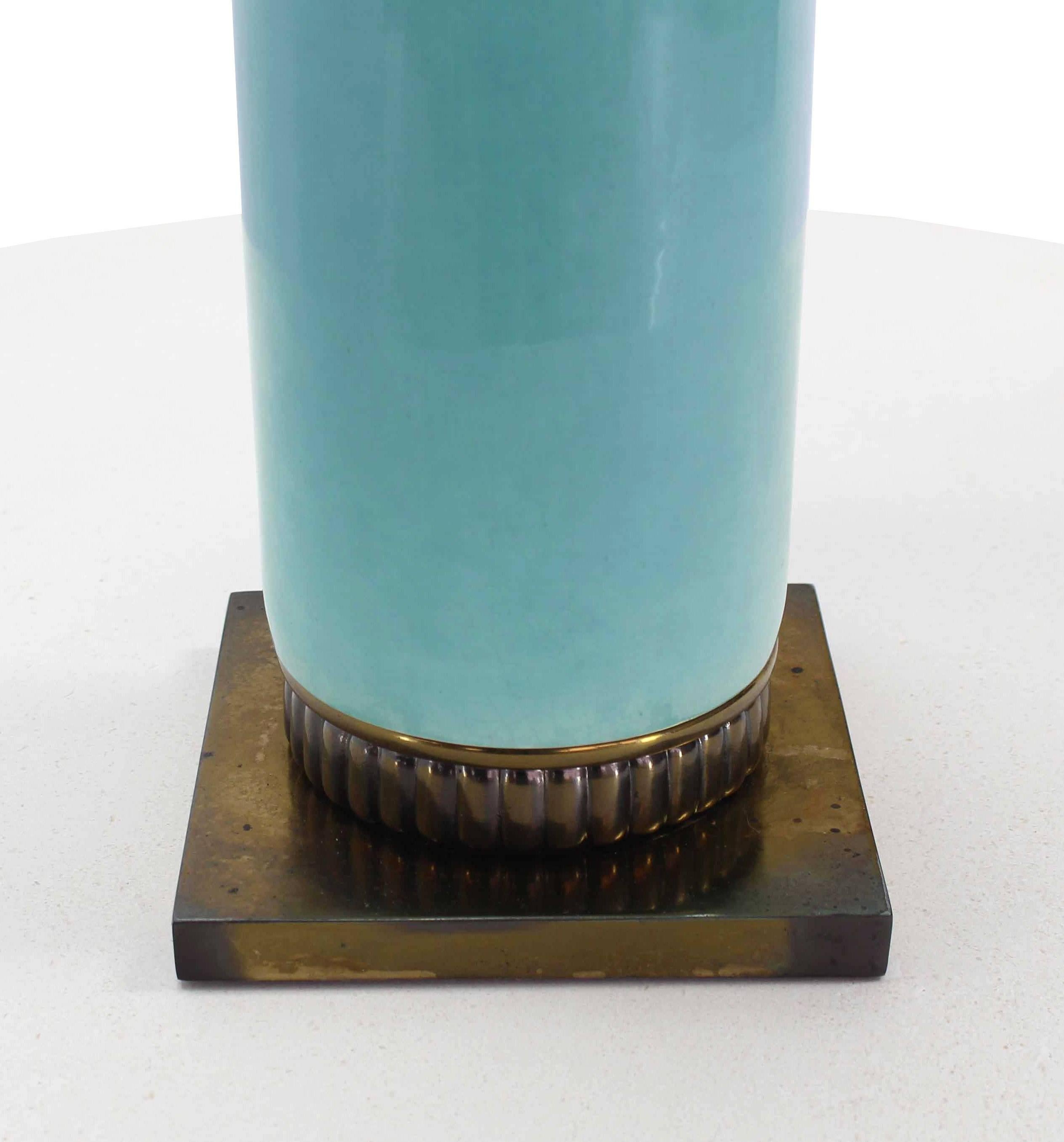 Lampe de bureau du milieu du siècle dernier en poterie bleue, turquoise et verre avec base en laiton Excellent état - En vente à Rockaway, NJ