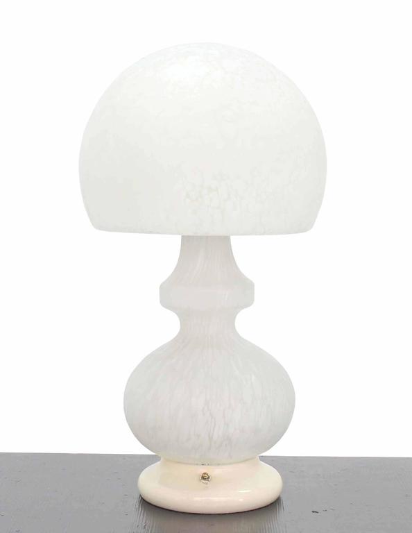 Textured Milk Murano Glass Mushroom Table Lamp In Excellent Condition For Sale In Rockaway, NJ