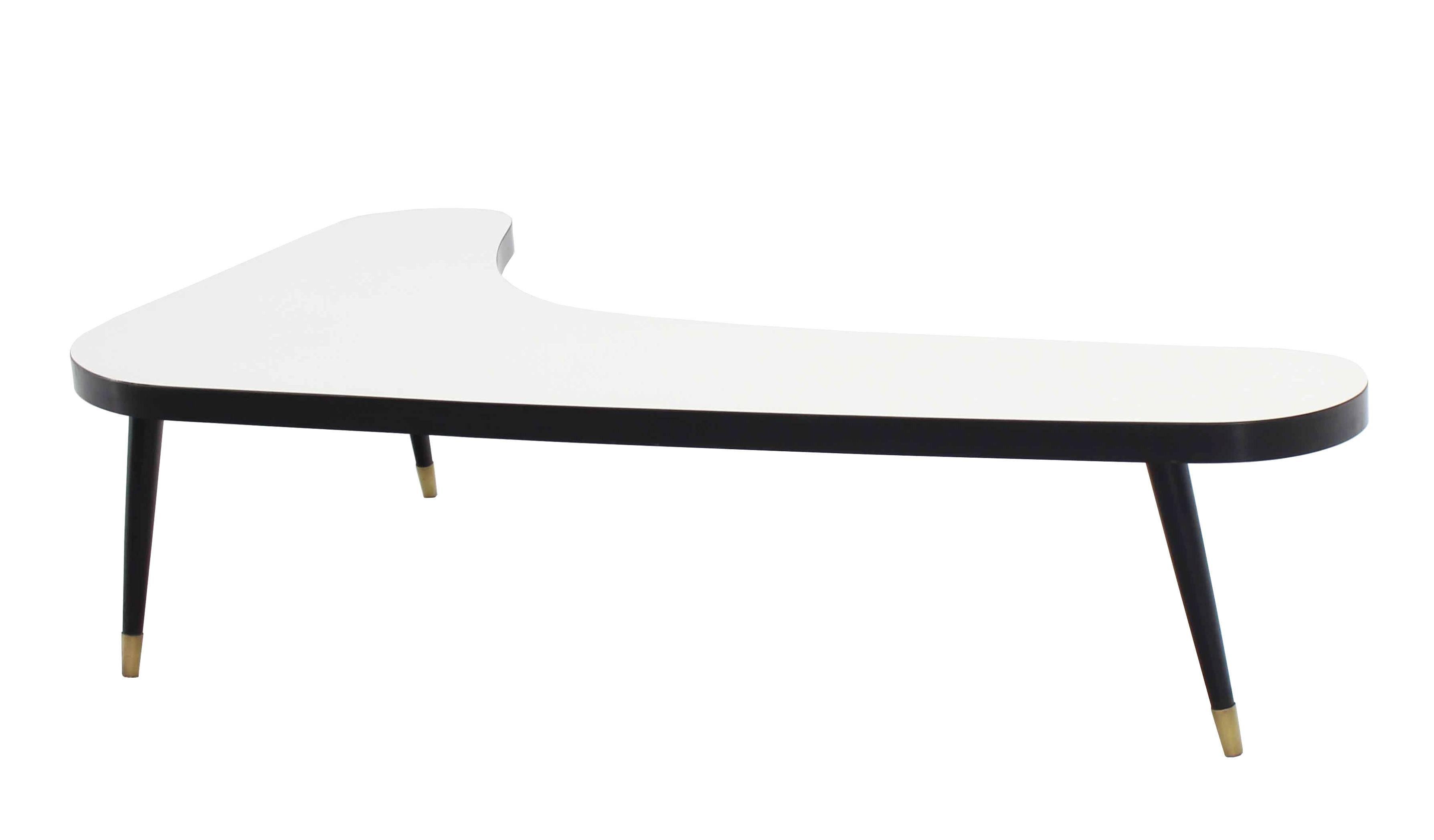 Très belle table basse organique en forme de rein, de style Mid-Century Modern.