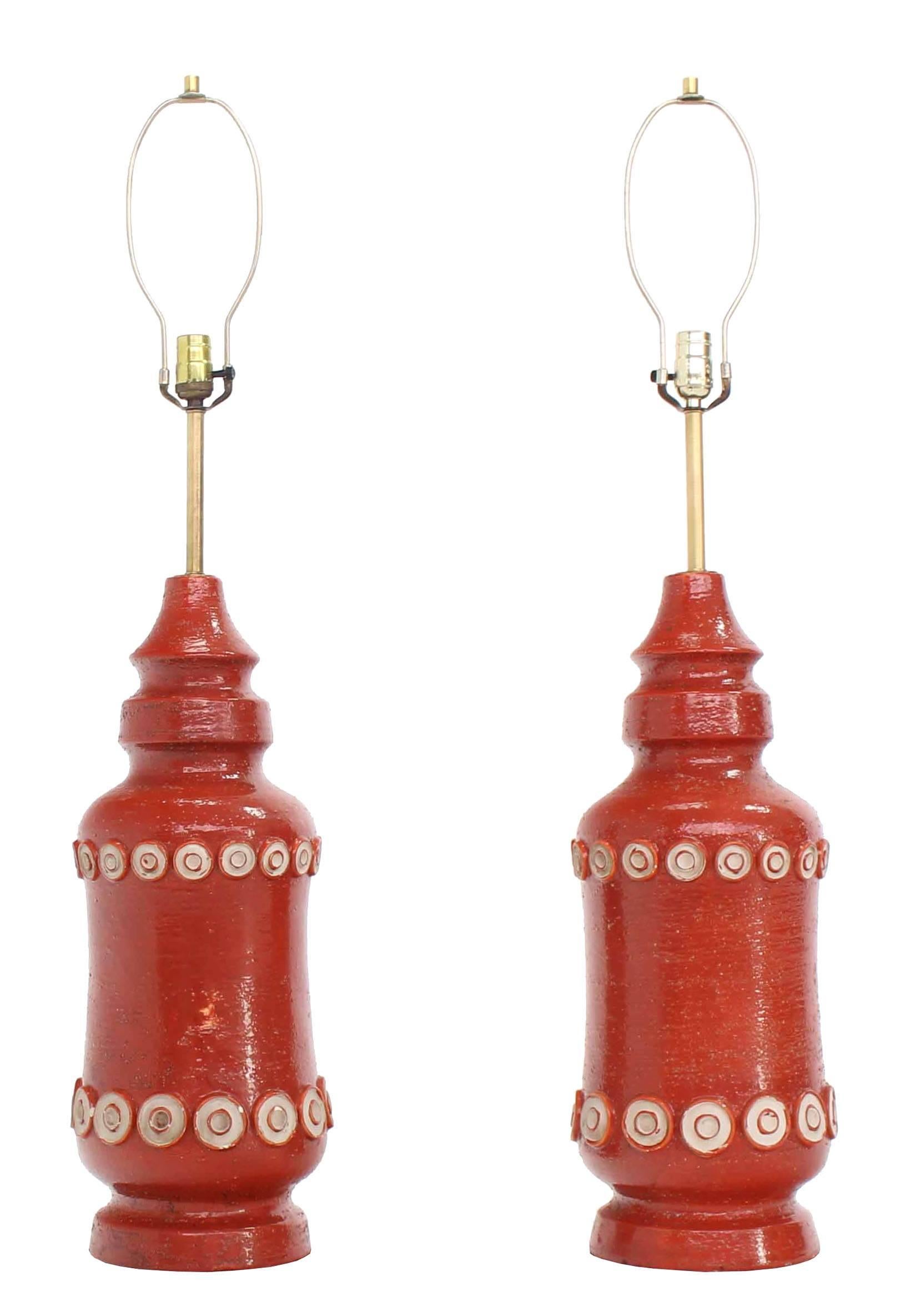 Pair of Stunning Brick Color Glazed Pottery Table Lamps (Moderne der Mitte des Jahrhunderts)
